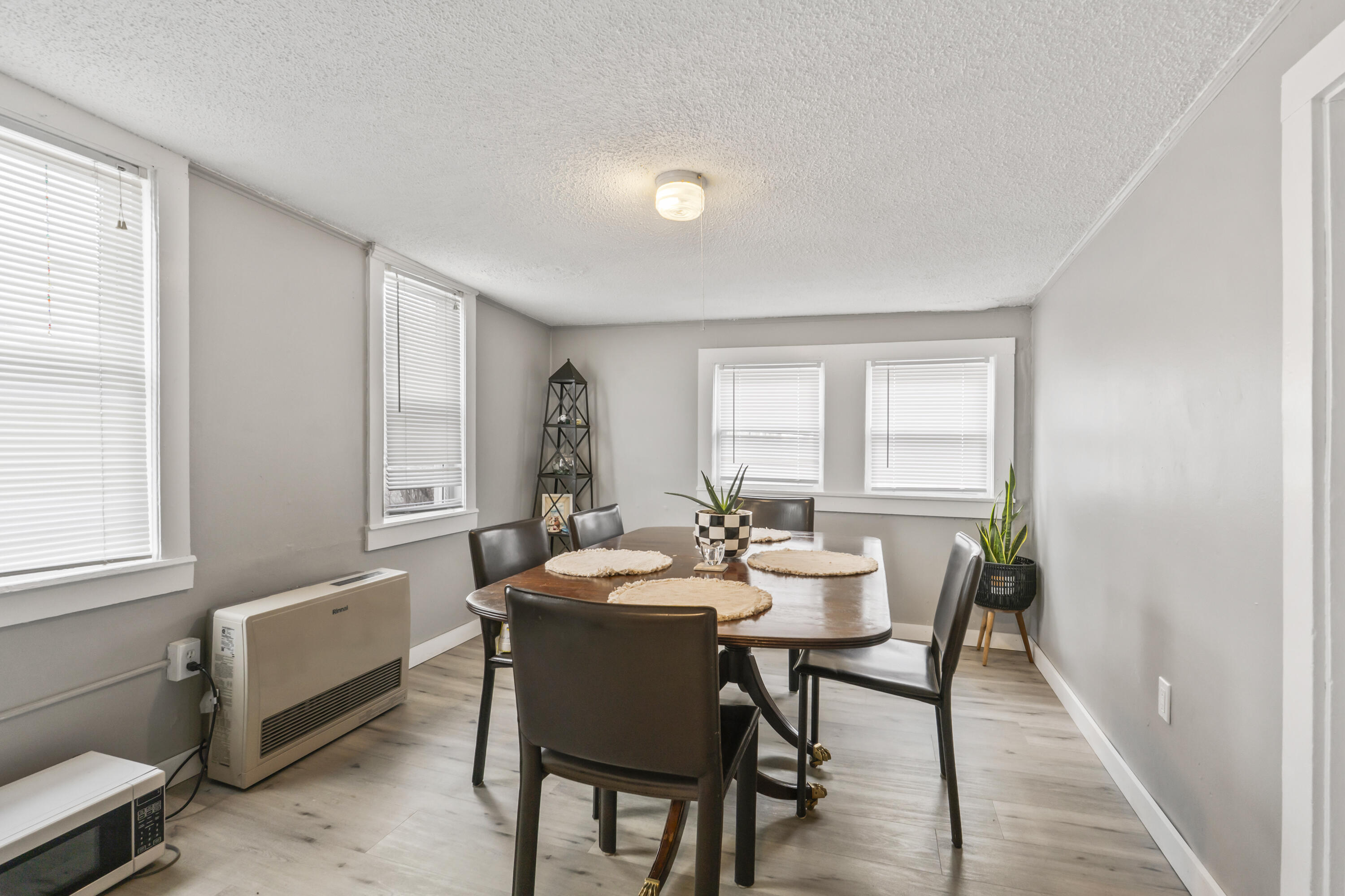 16 Main Street, Topsham, ME, 04086