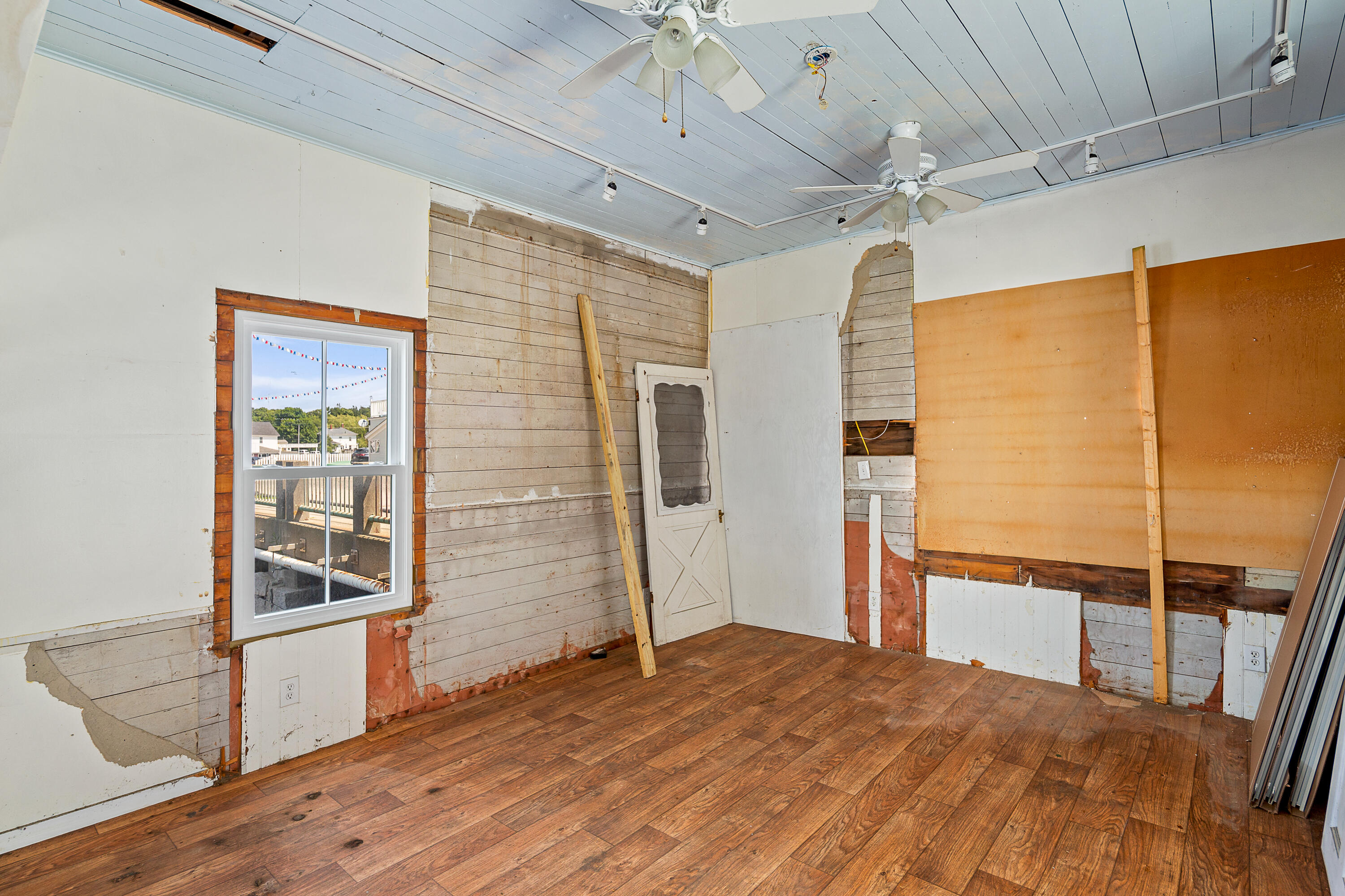 10 Main Street, Vinalhaven, ME 04863 11_10Main_S_print