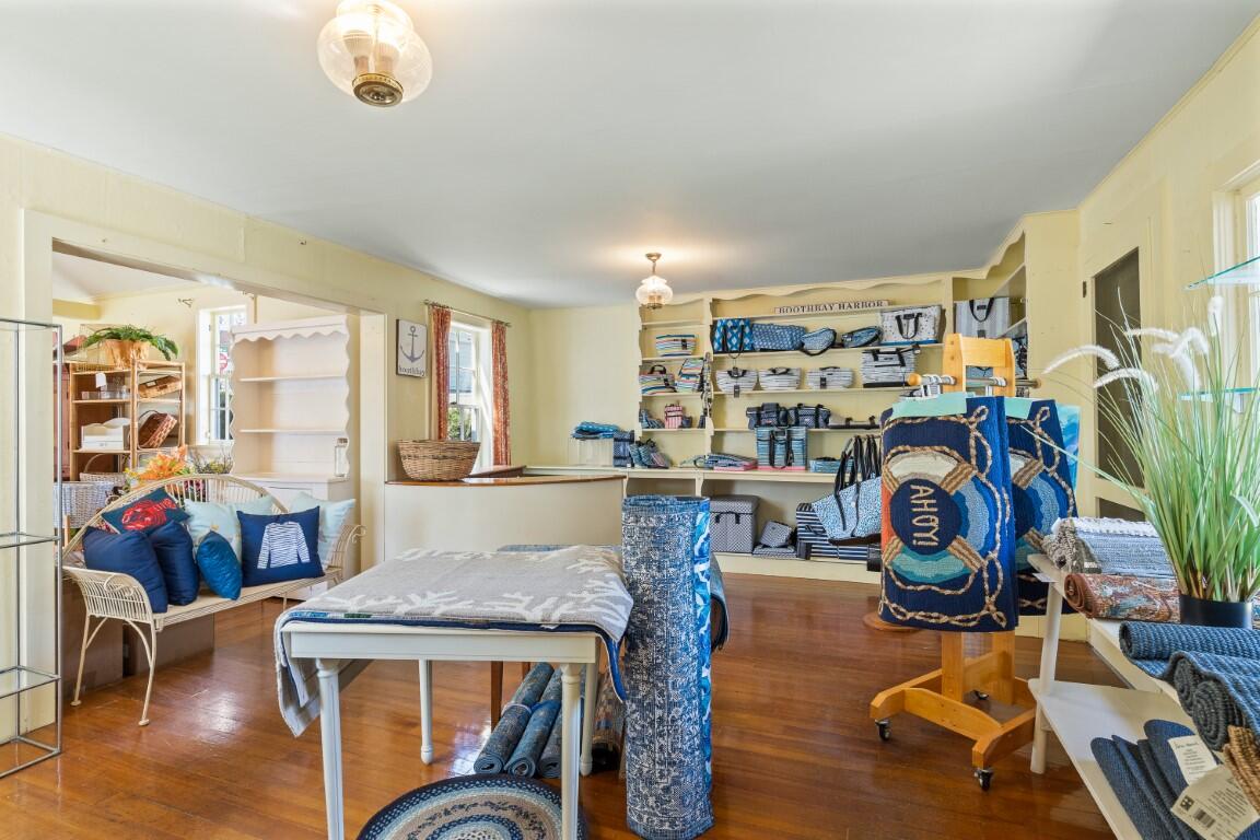 34 Townsend Avenue, Boothbay Harbor, ME, 04538