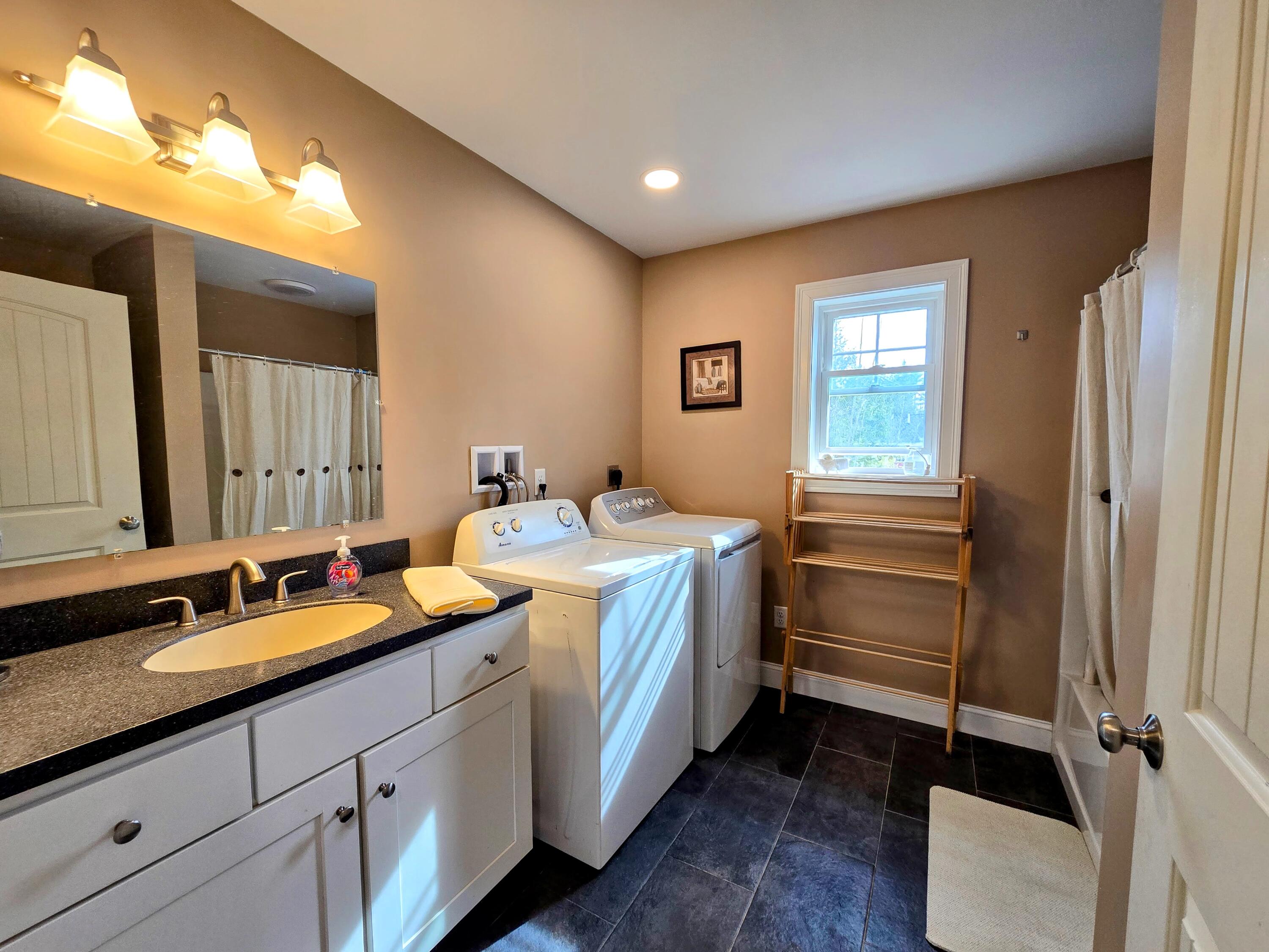 976 Park Street, Paris, ME, 04281