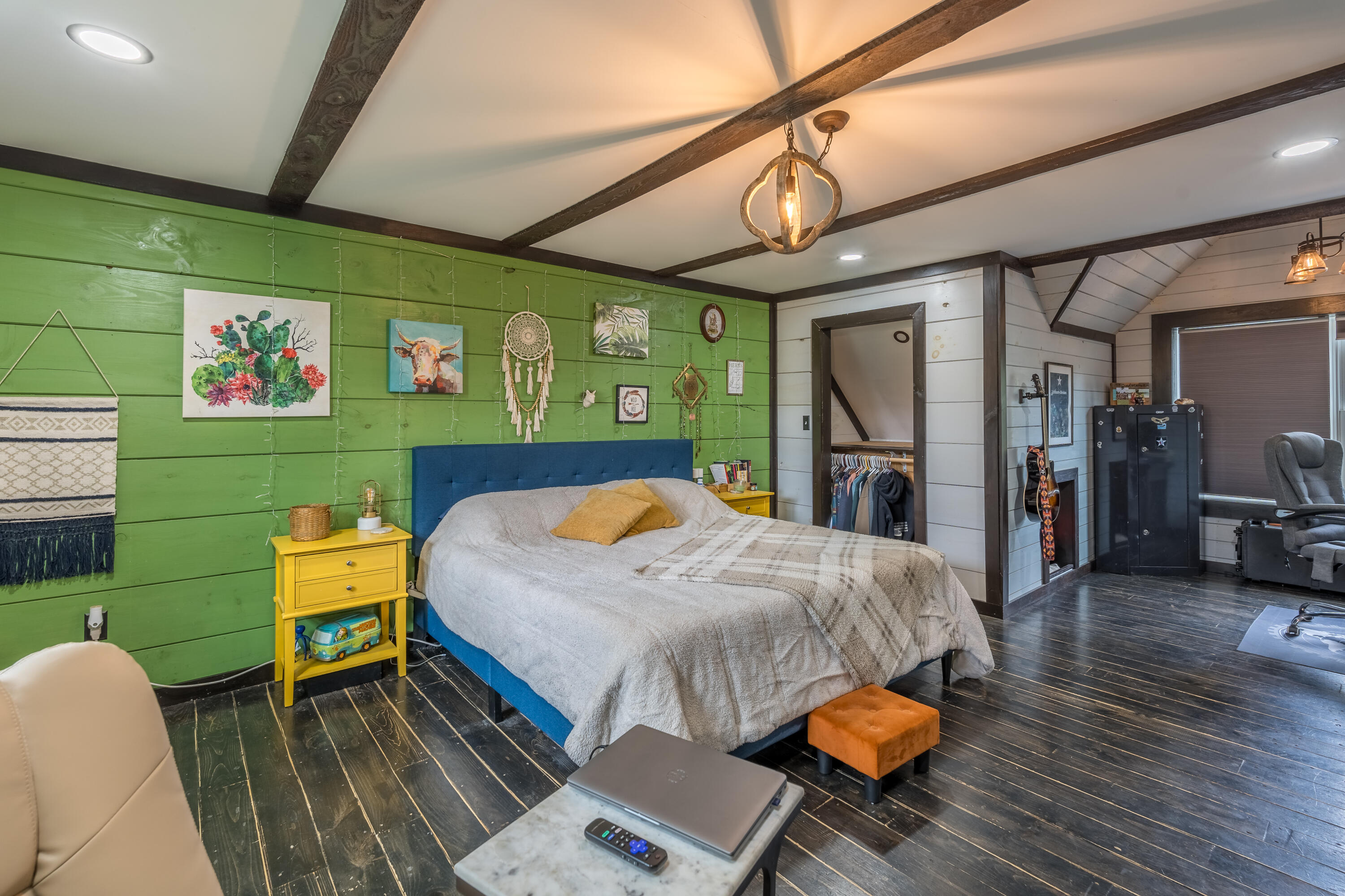 42 East Oxford Road, Paris, ME, 04281