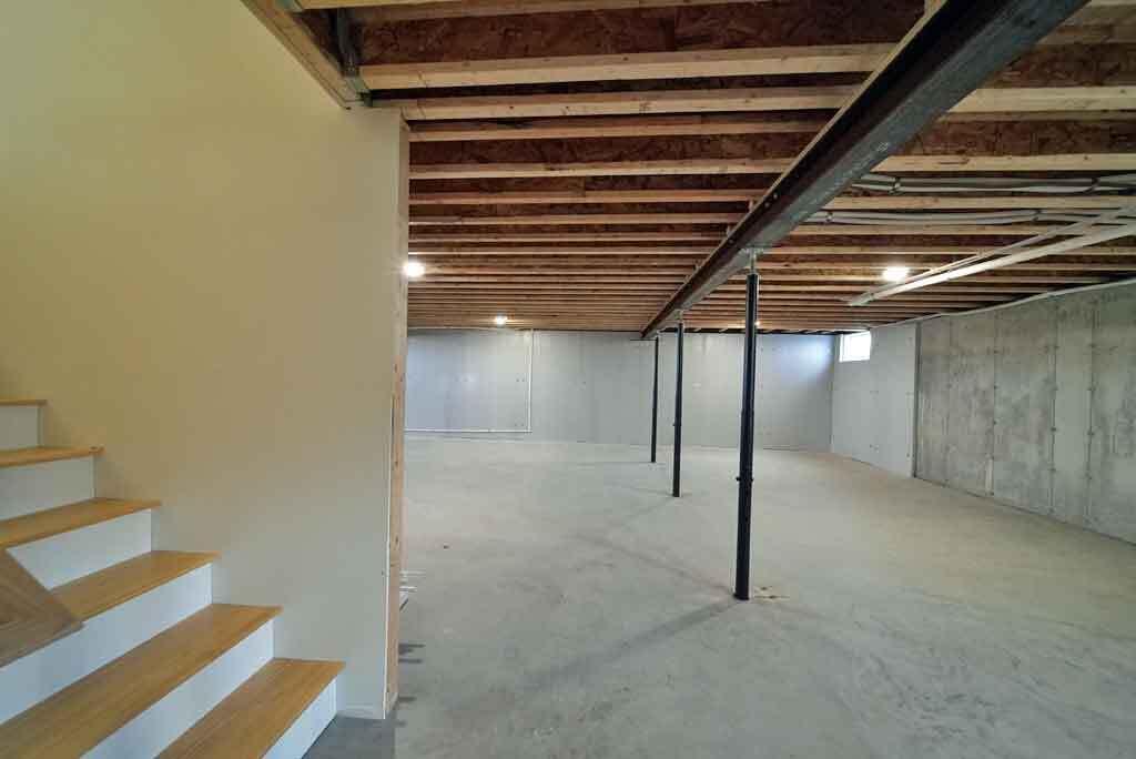 15 Lilac Lane, Houlton, ME, 04730