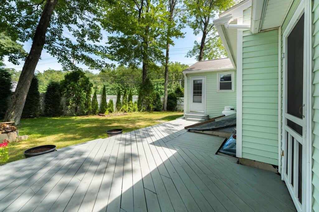 2 Forest Drive, Topsham, ME 04086 2 Forest Deck 1