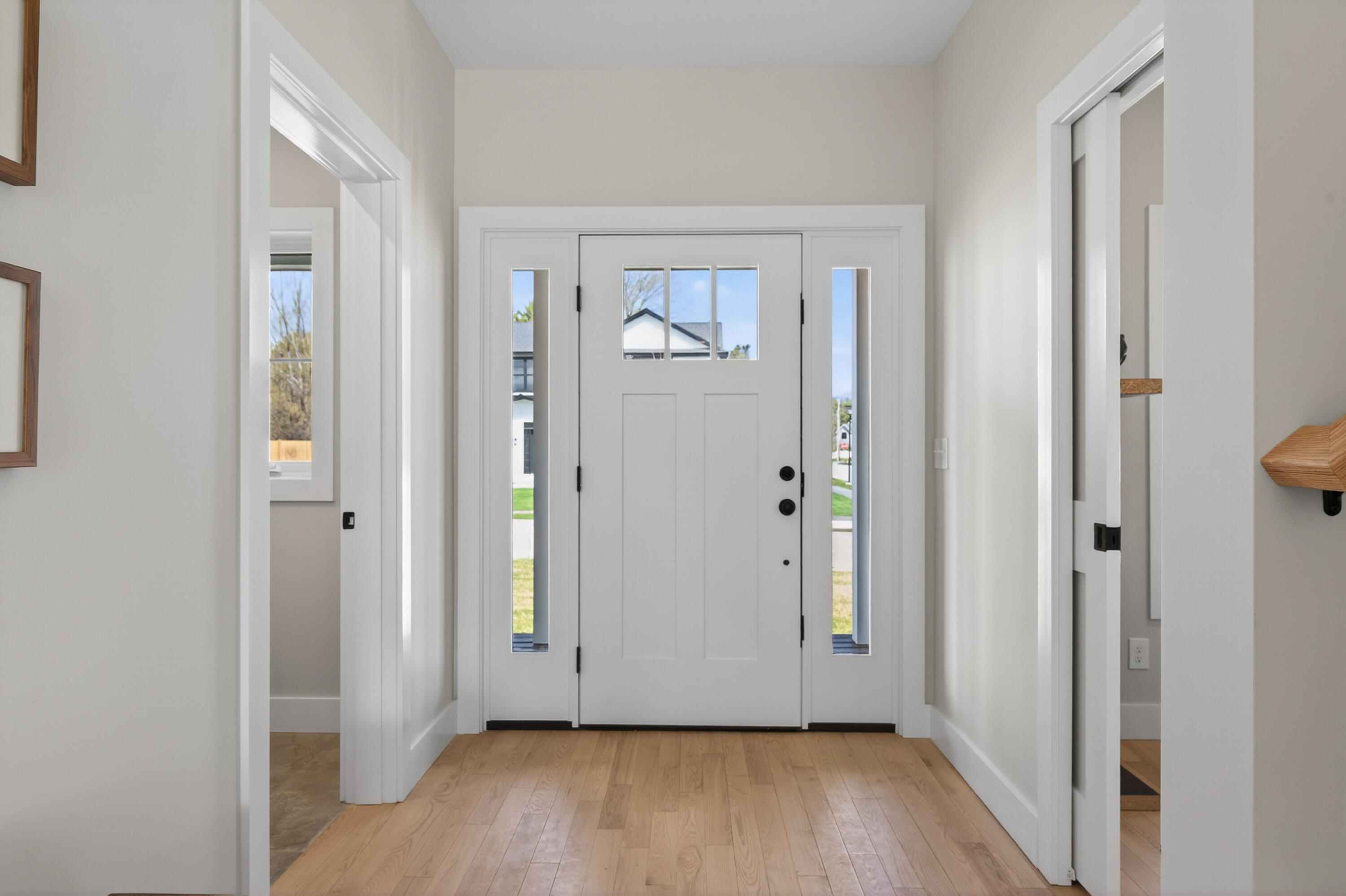 163 Owl's Nest Road, Portland, ME 04102 Front entry with powder room or office access