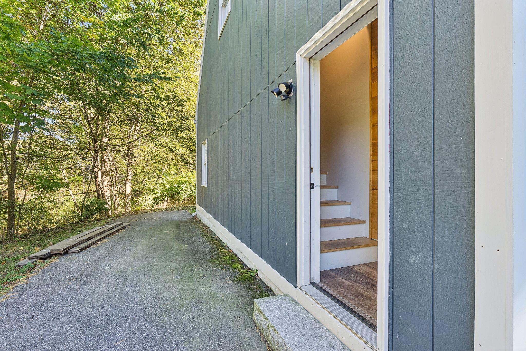 48 W Kidder Street, Portland, ME 04103 Finished above garage private entry