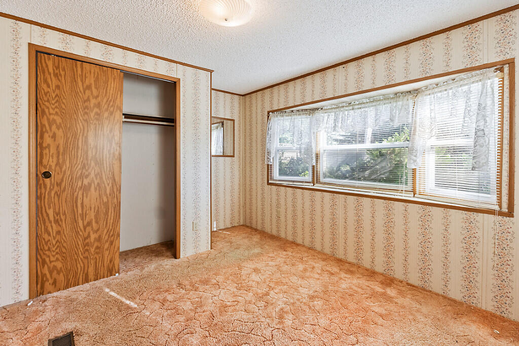 41 Milkweed Lane, Sidney, ME, 04330