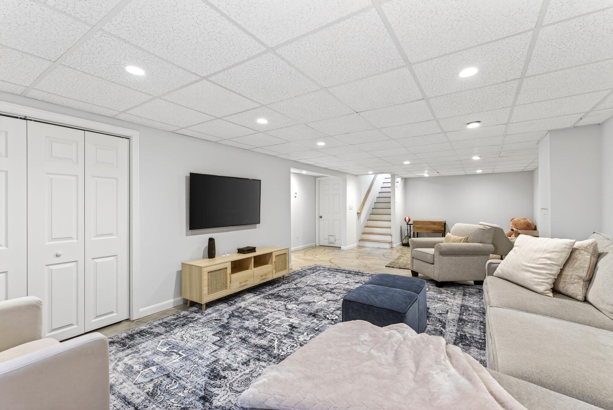 7 Lawn Avenue, Cumberland, ME, 04021