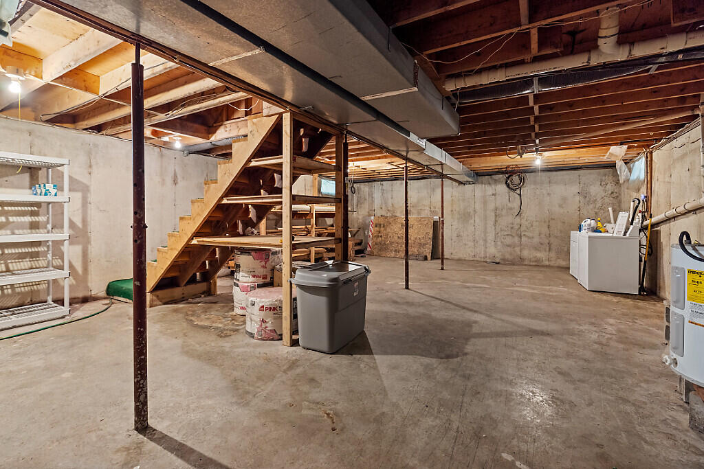 11 Woods Road, Dallas Plt, ME, 04970