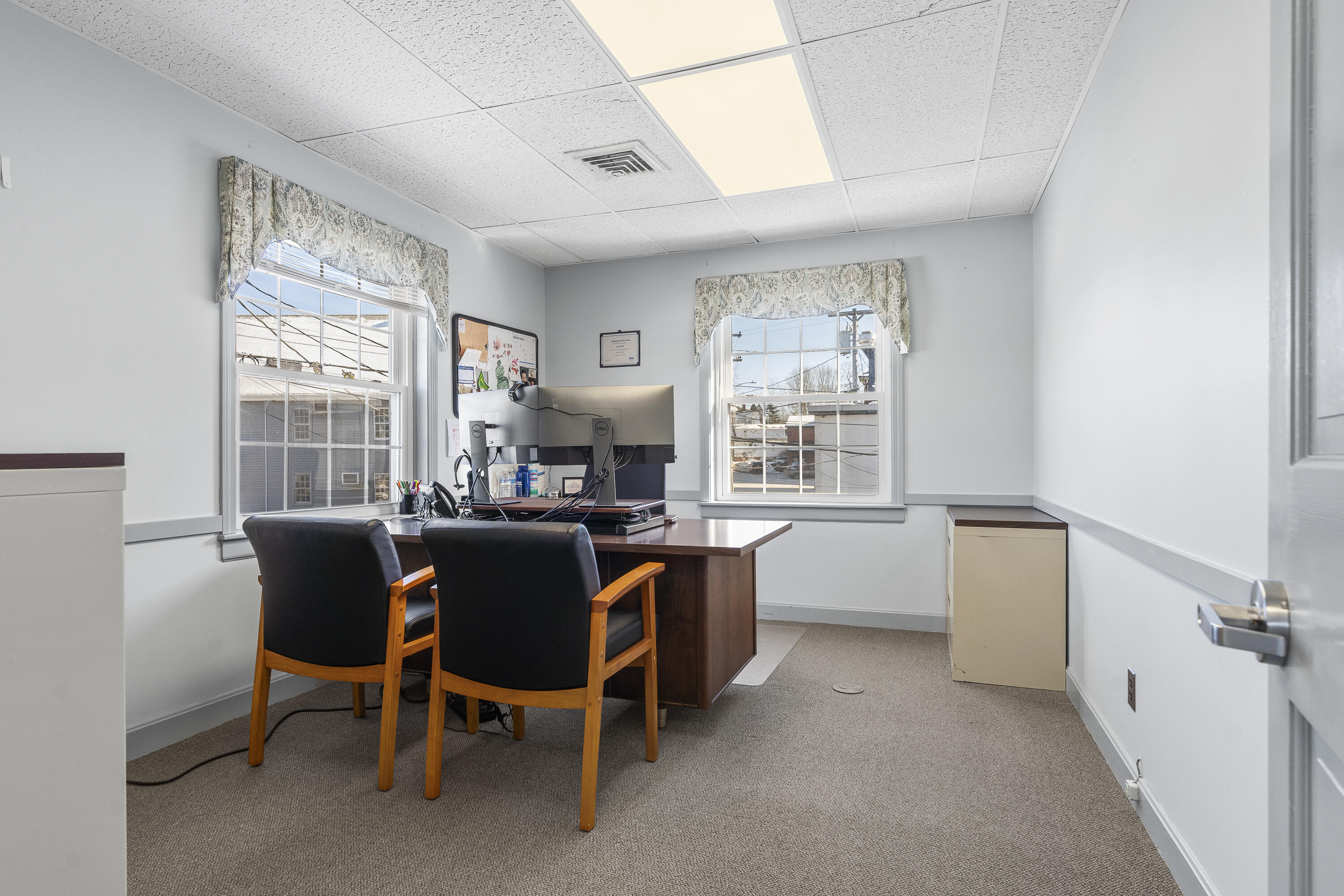 100 Main Street, Damariscotta, ME, 04543