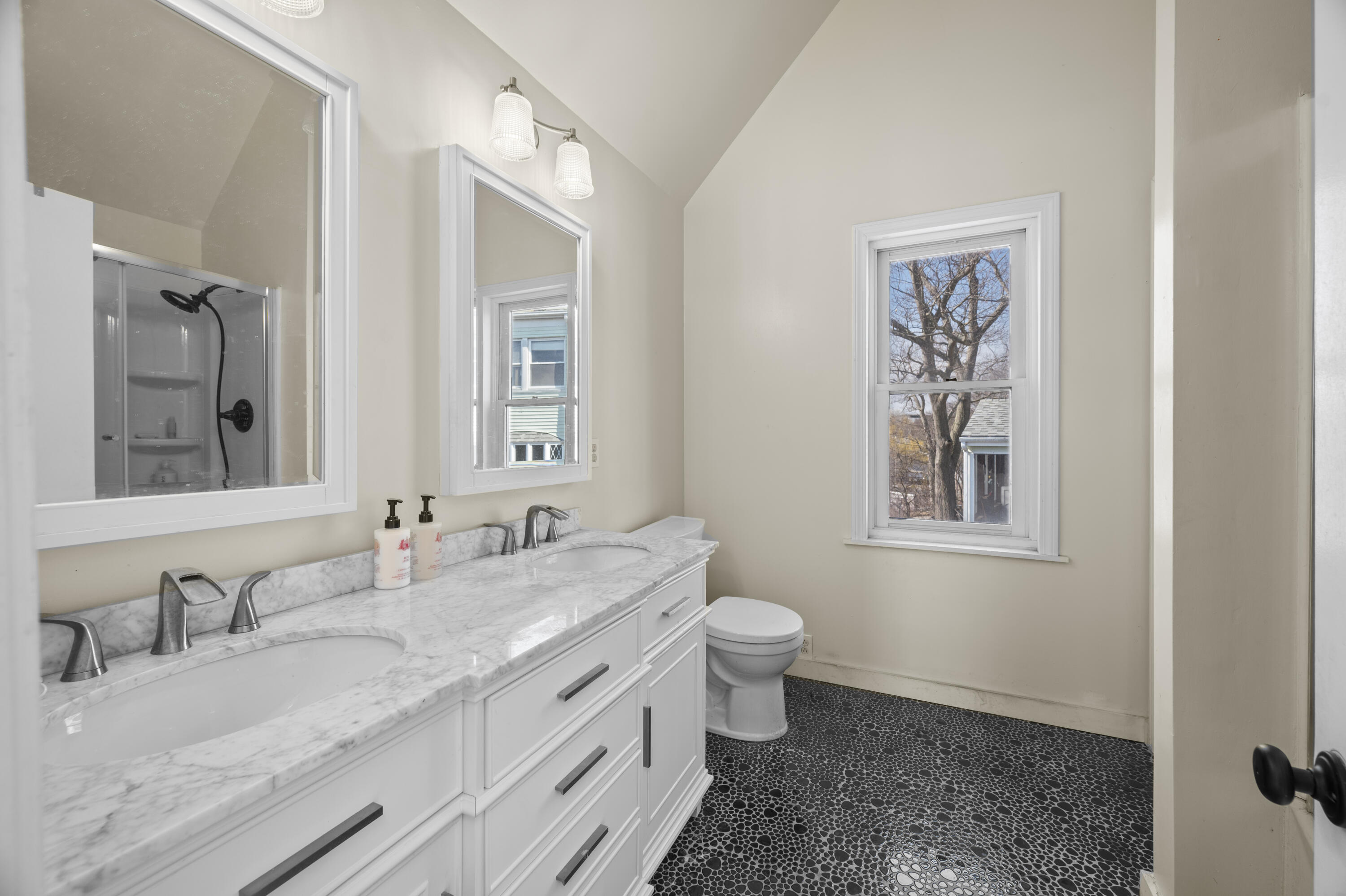 30 Bridge Street, Kittery, ME, 03904