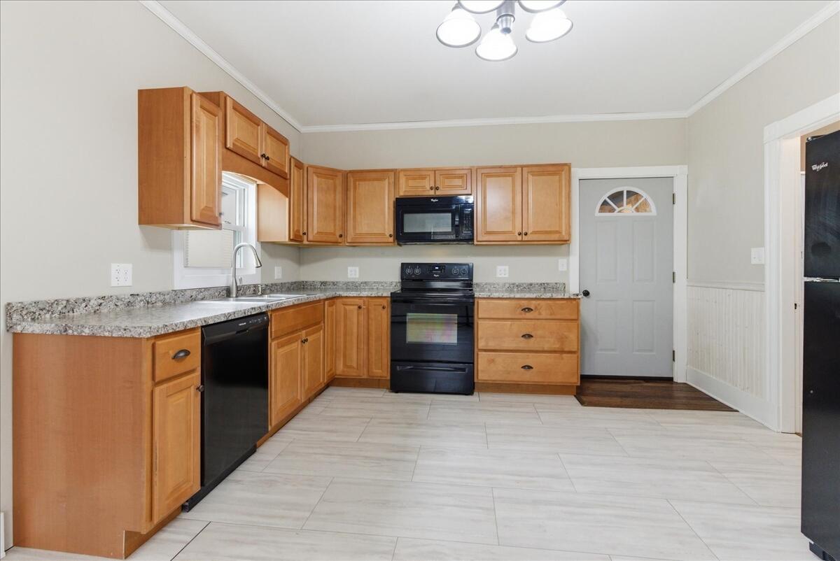 9 Harlow Hill Road, Mexico, ME, 04257