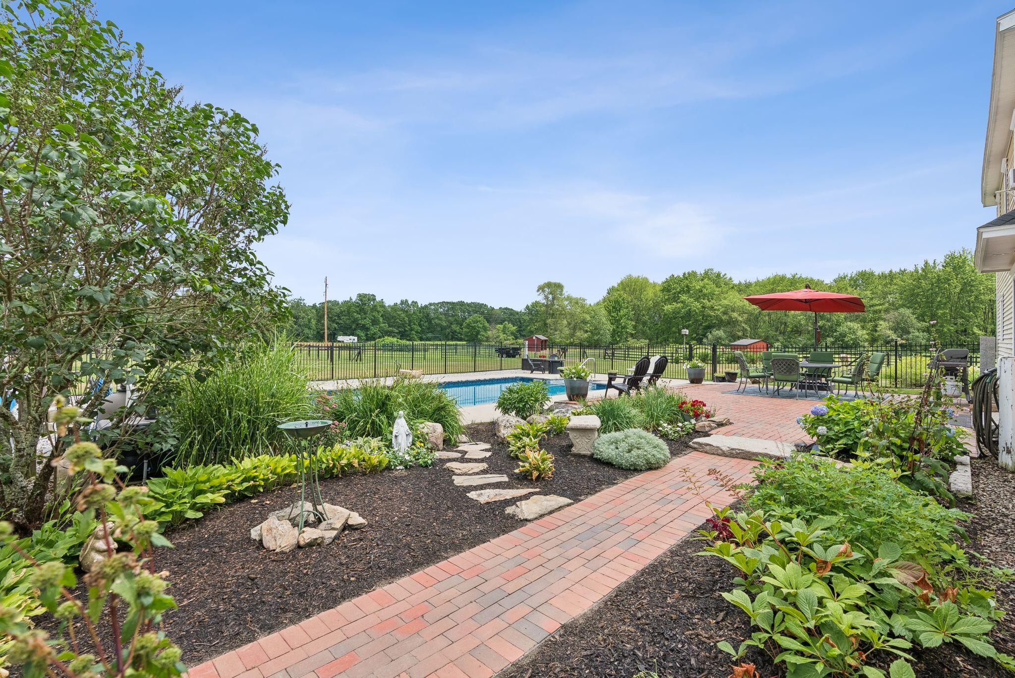 305 River Road, Hollis, ME, 04042