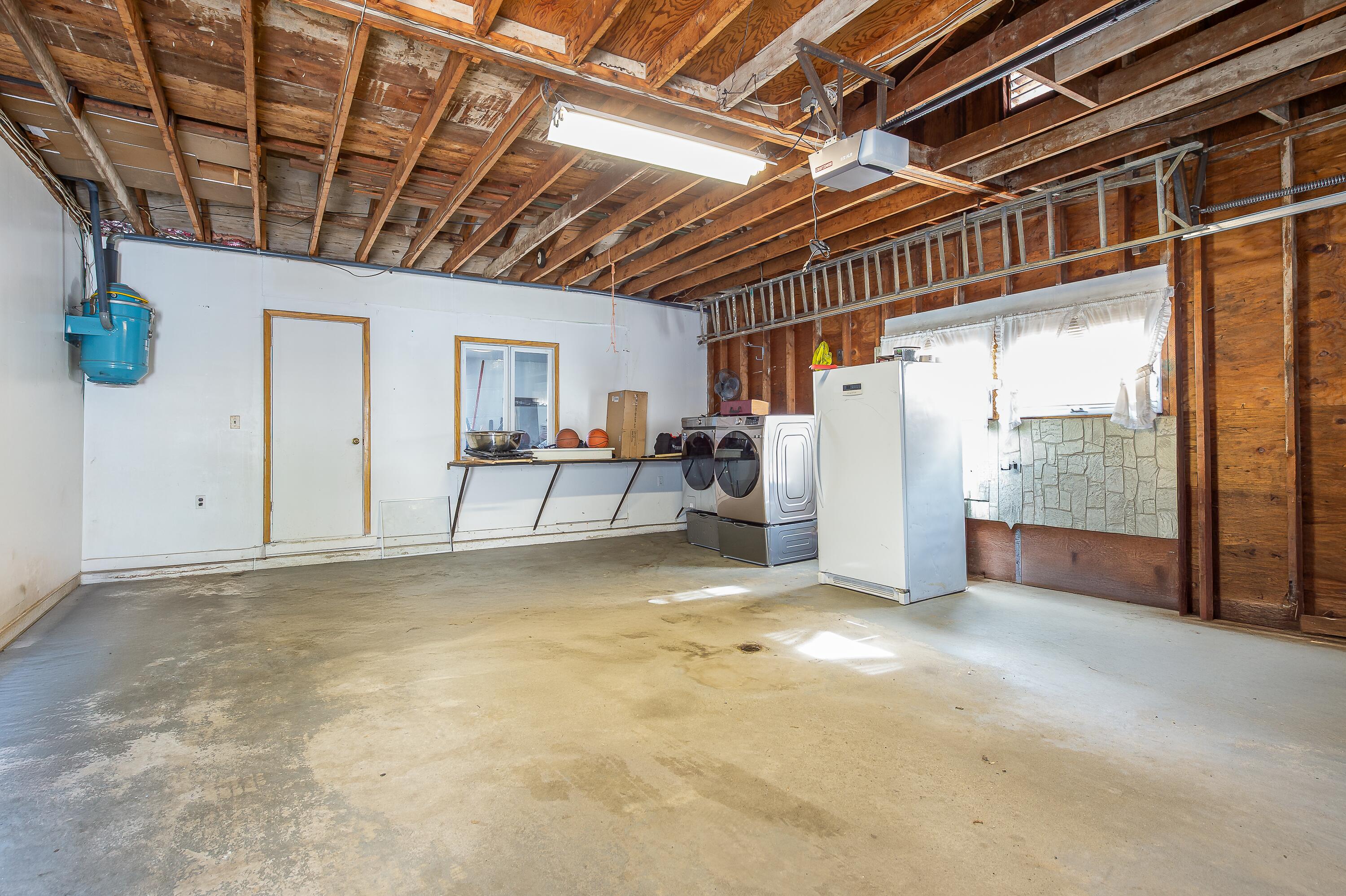 24 Highland Avenue, Lewiston, ME, 04240