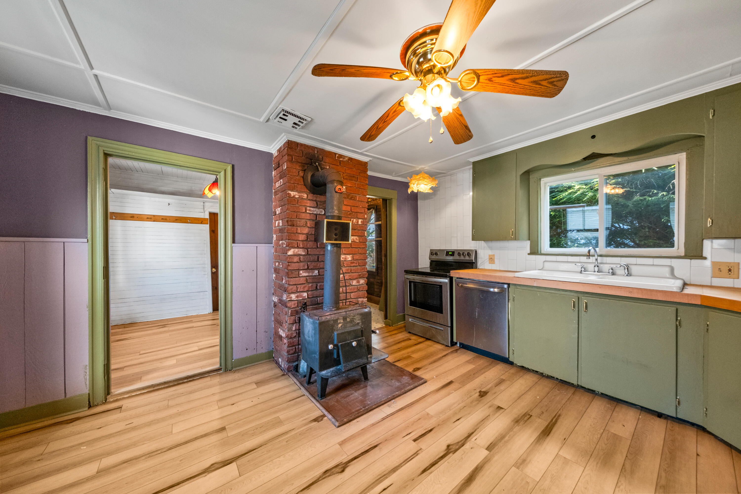 84 Pleasant Street