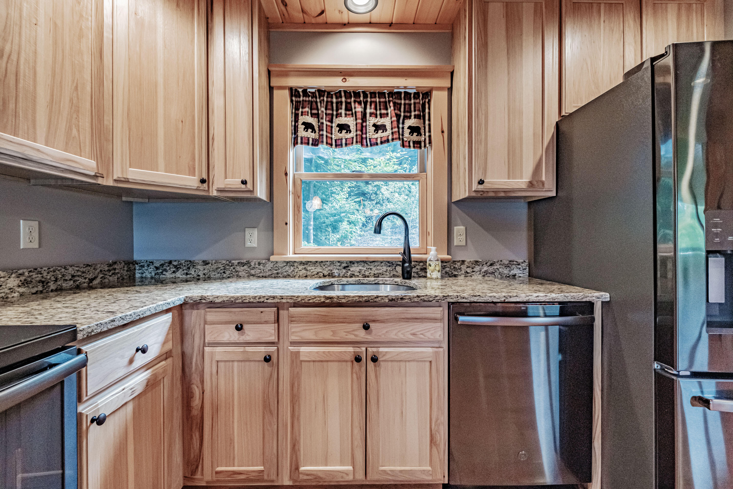 18 Thunder Ridge Road, Newry, ME, 04261