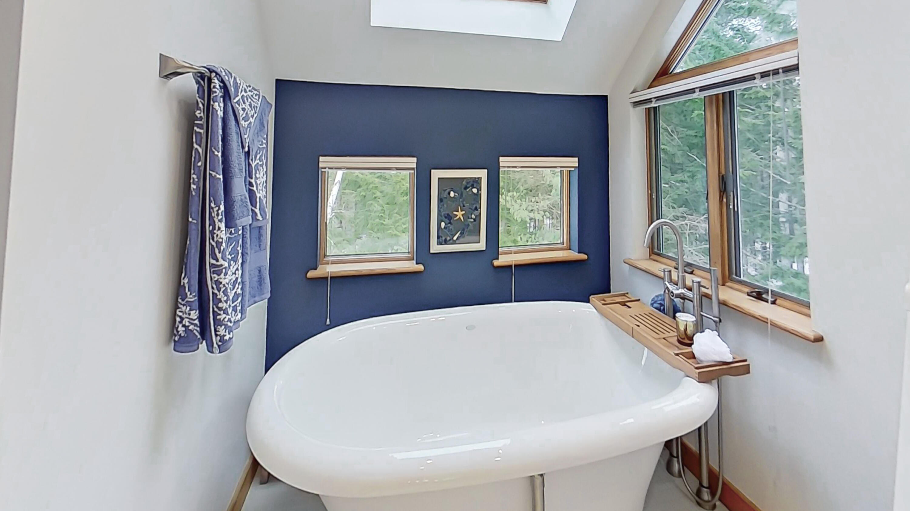 291 Molyneaux Road, Camden, ME, 04843
