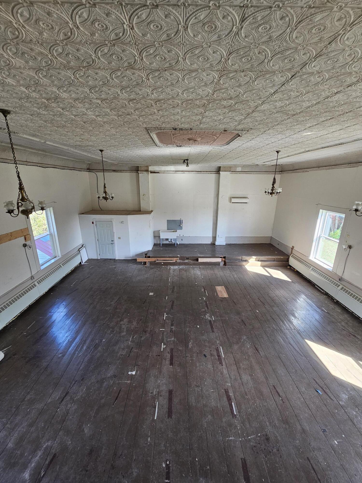 562 Ledge Hill Road, Corinth, ME, 04427