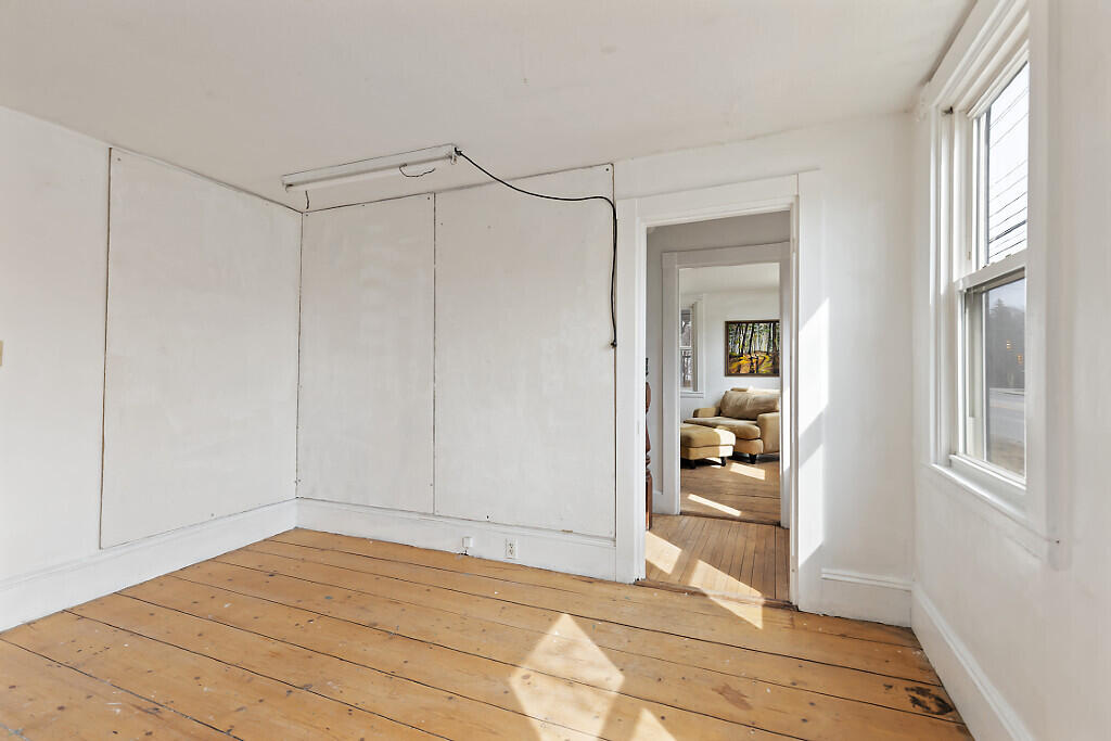 903 Western Avenue, Manchester, ME, 04351