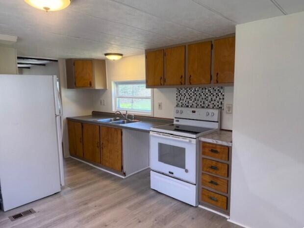208 Belgrade Road, Oakland, ME, 04963 208 Belgrade Road, Oakland, ME, 04963