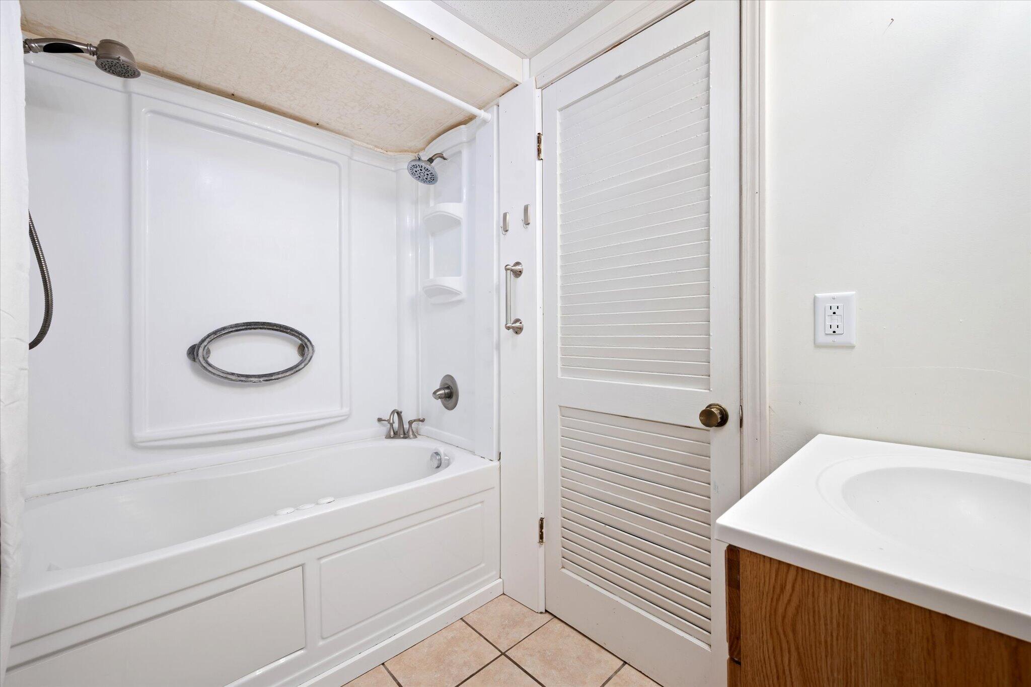 32 Charles Drive, Holden, ME, 04429