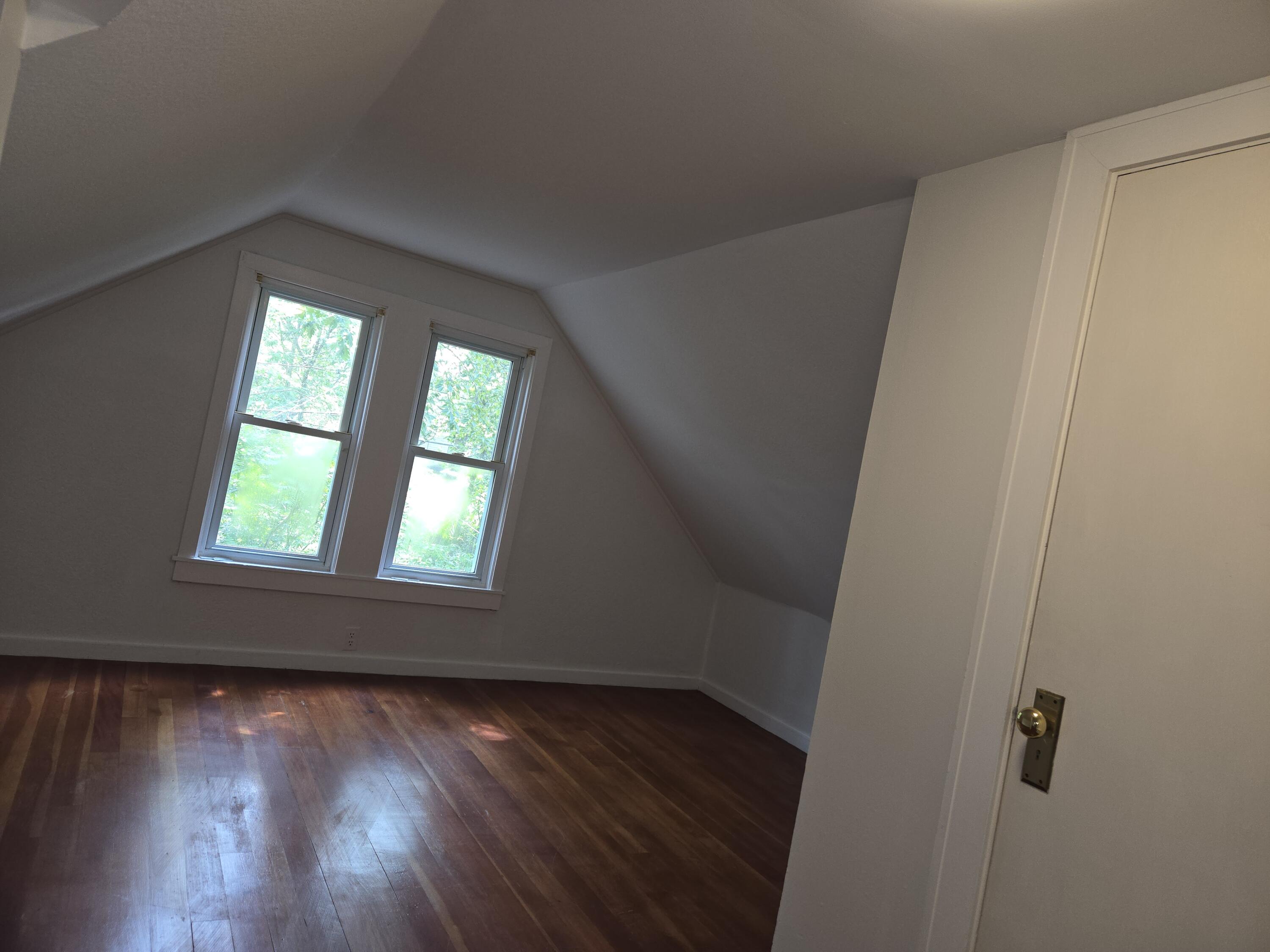 25 Falmouth Road, Falmouth, ME 04105 UNIT 1