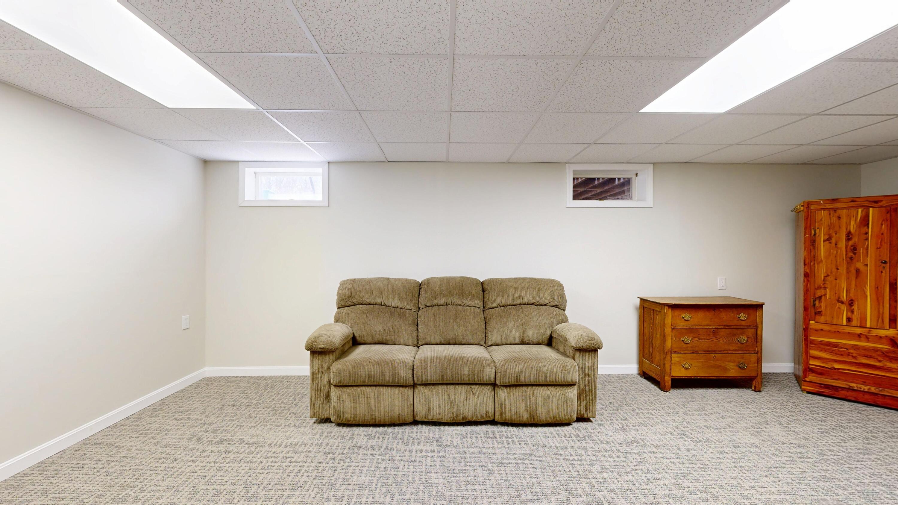 12 Hartford Street, Lewiston, ME, 04240