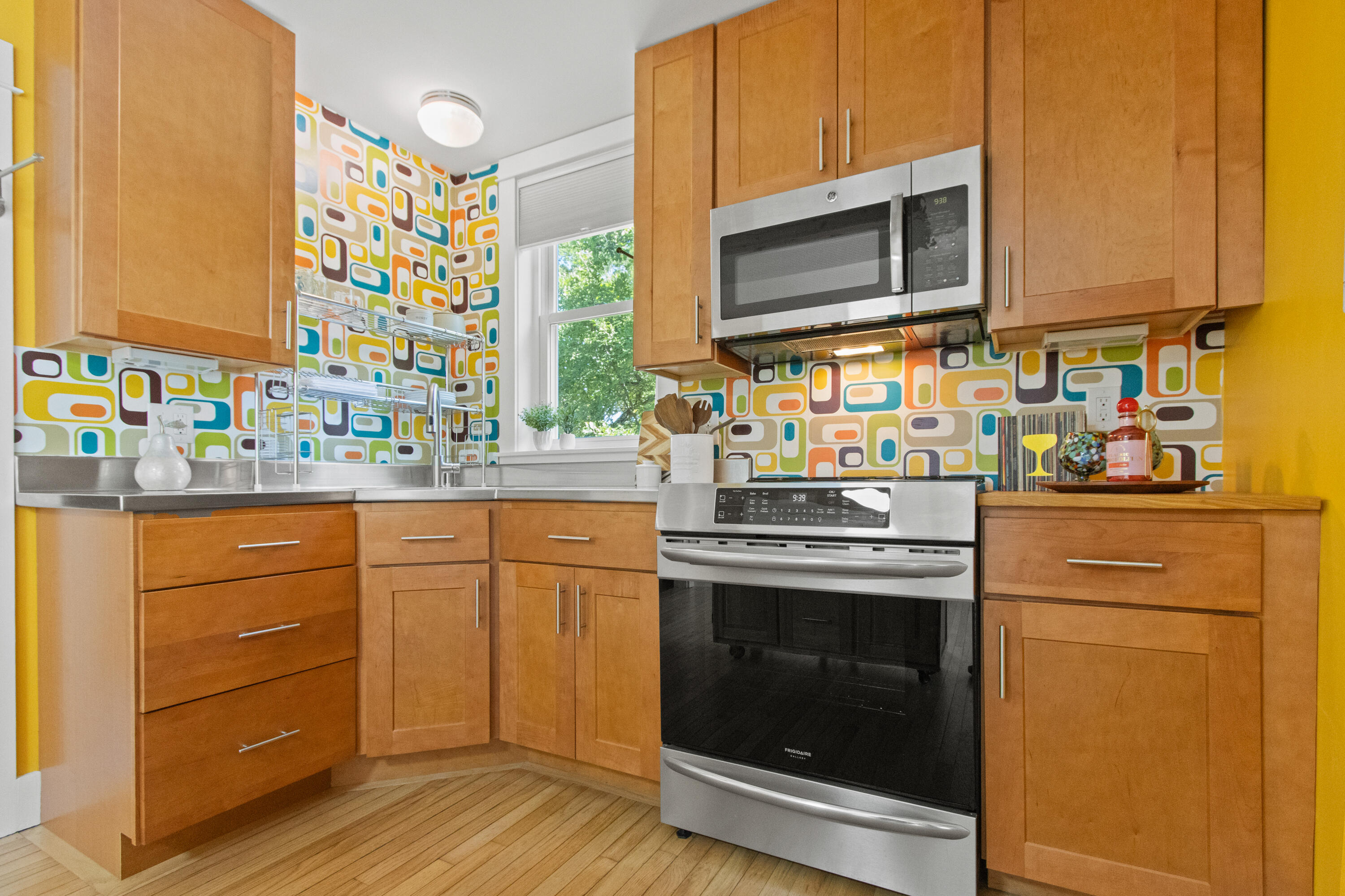 118 Rowe Avenue, Portland, ME 04102 Kitchen
