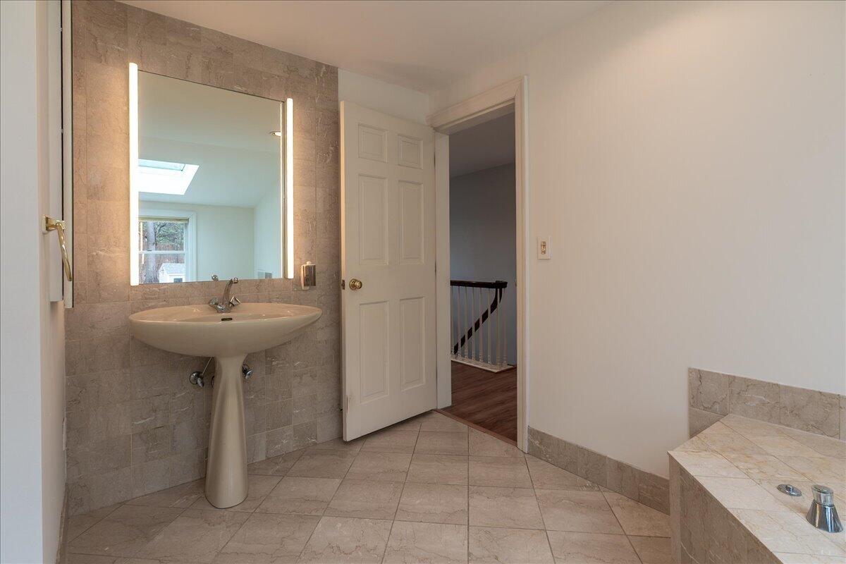 200 Mistic Avenue, Rockport, ME, 04856