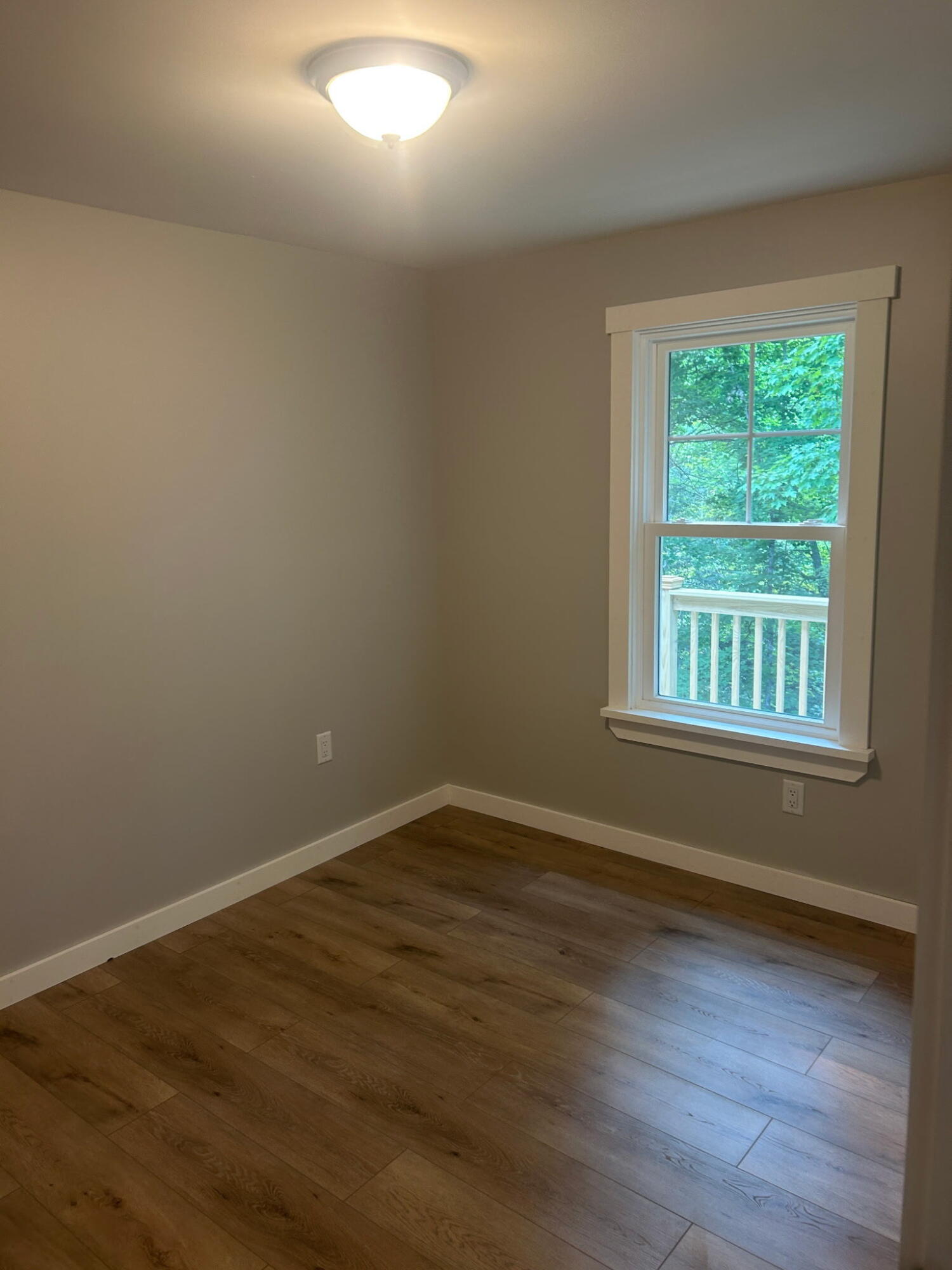 2nd bedroom