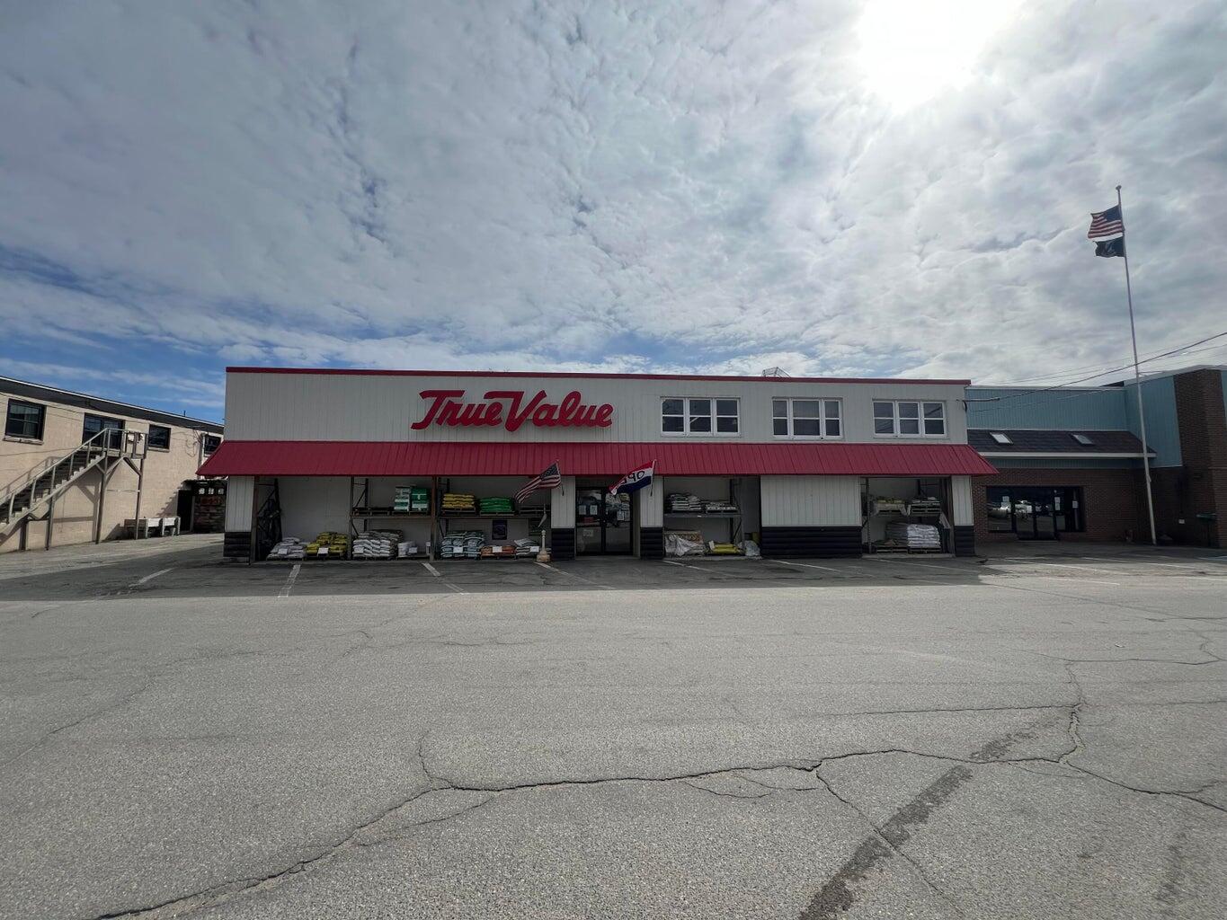 225 Aroostook Avenue, Millinocket, ME, 04462