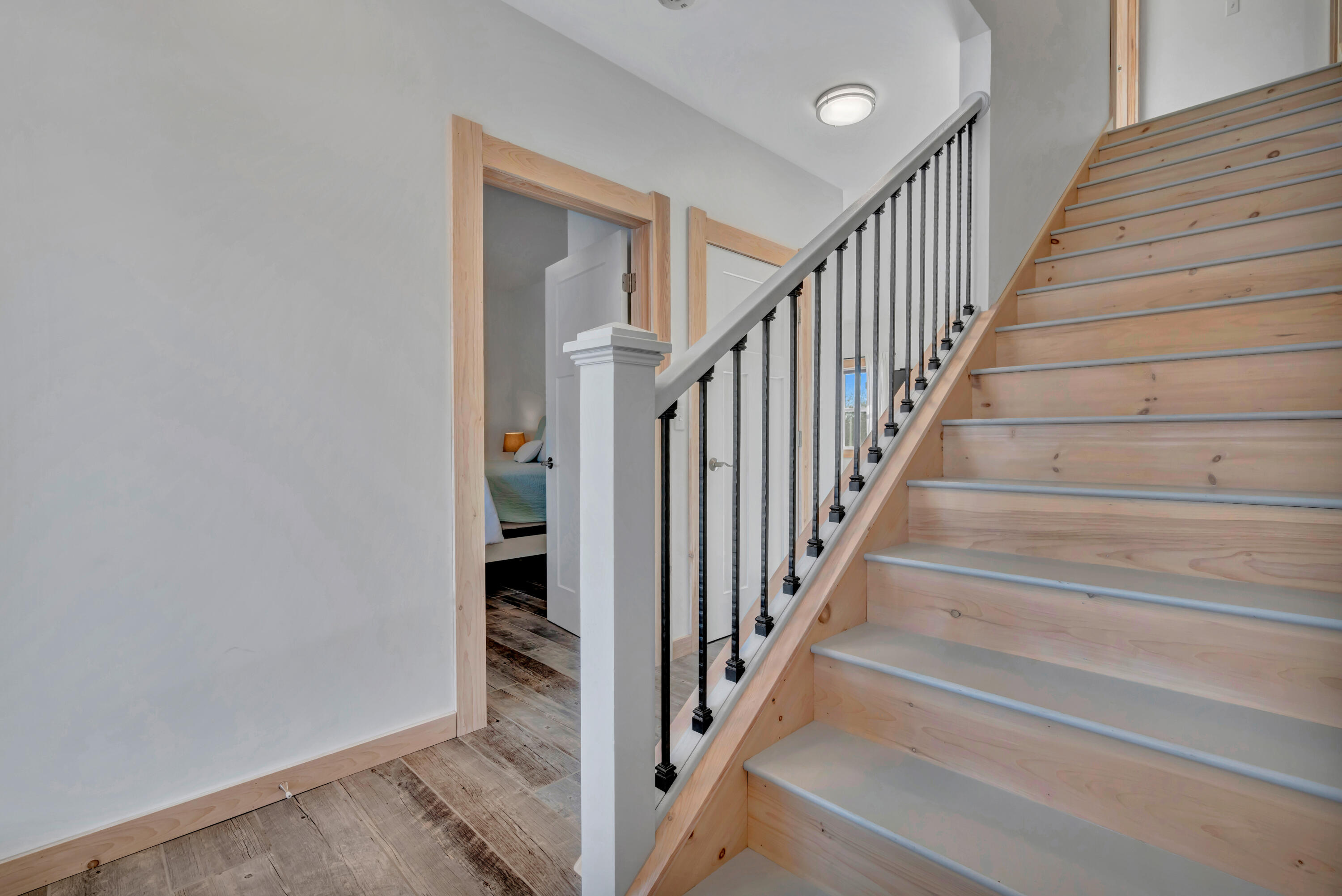 19 Crescent Beach Road, Owls Head, ME, 04854