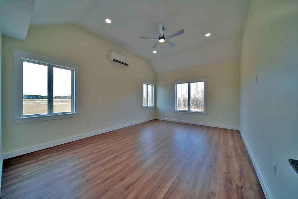 15 Lilac Lane, Houlton, ME, 04730