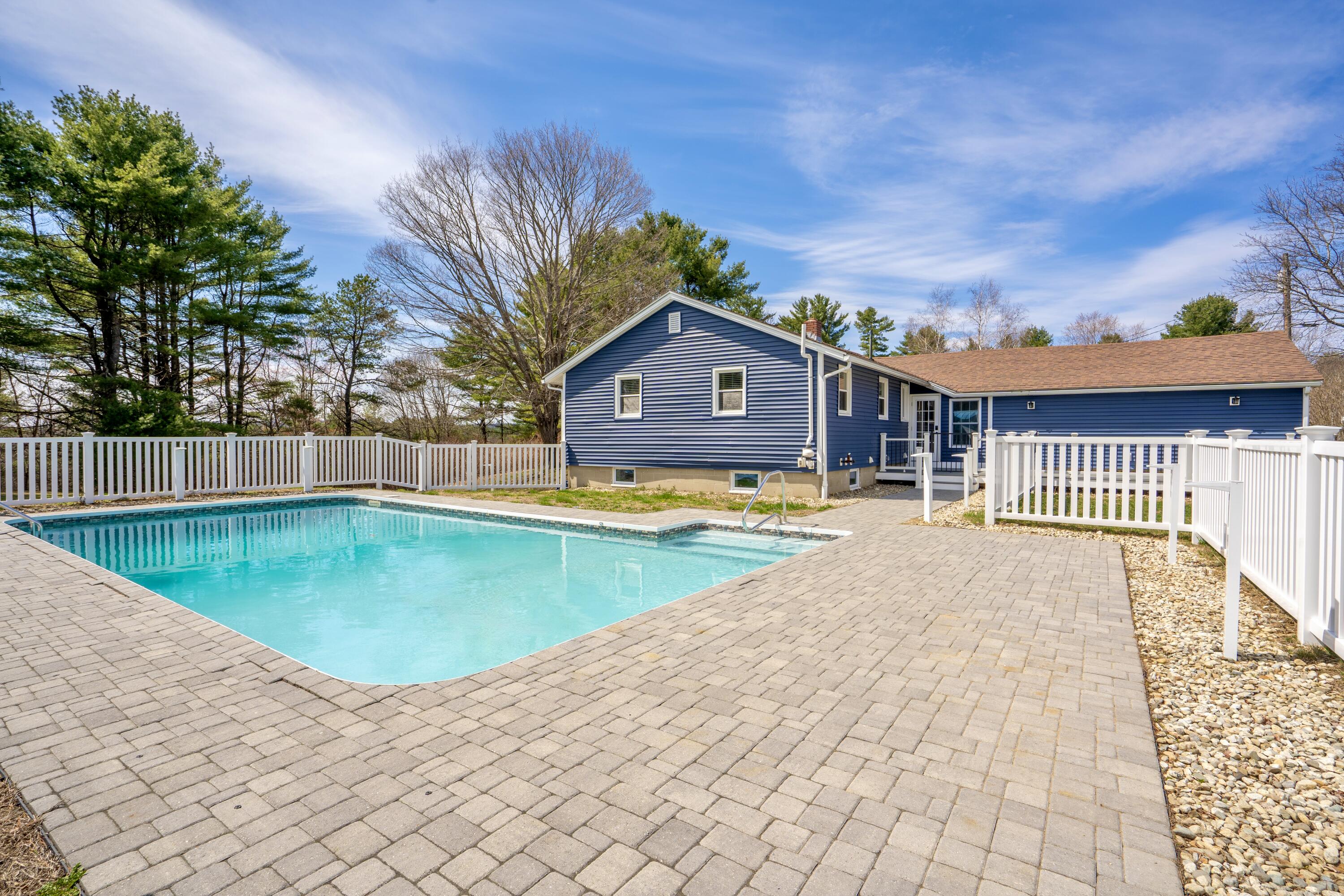 7 Sunset View Street, Gray, ME, 04039