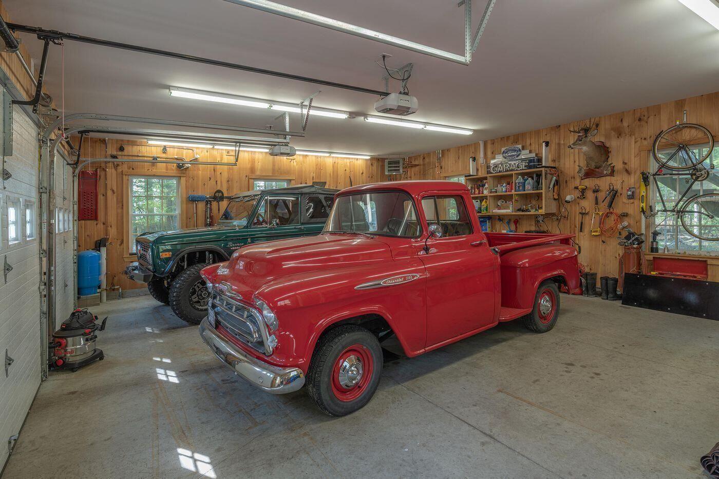 361 Cape Road, Raymond, ME, 04071 361 Cape Road, Raymond, ME, 04071