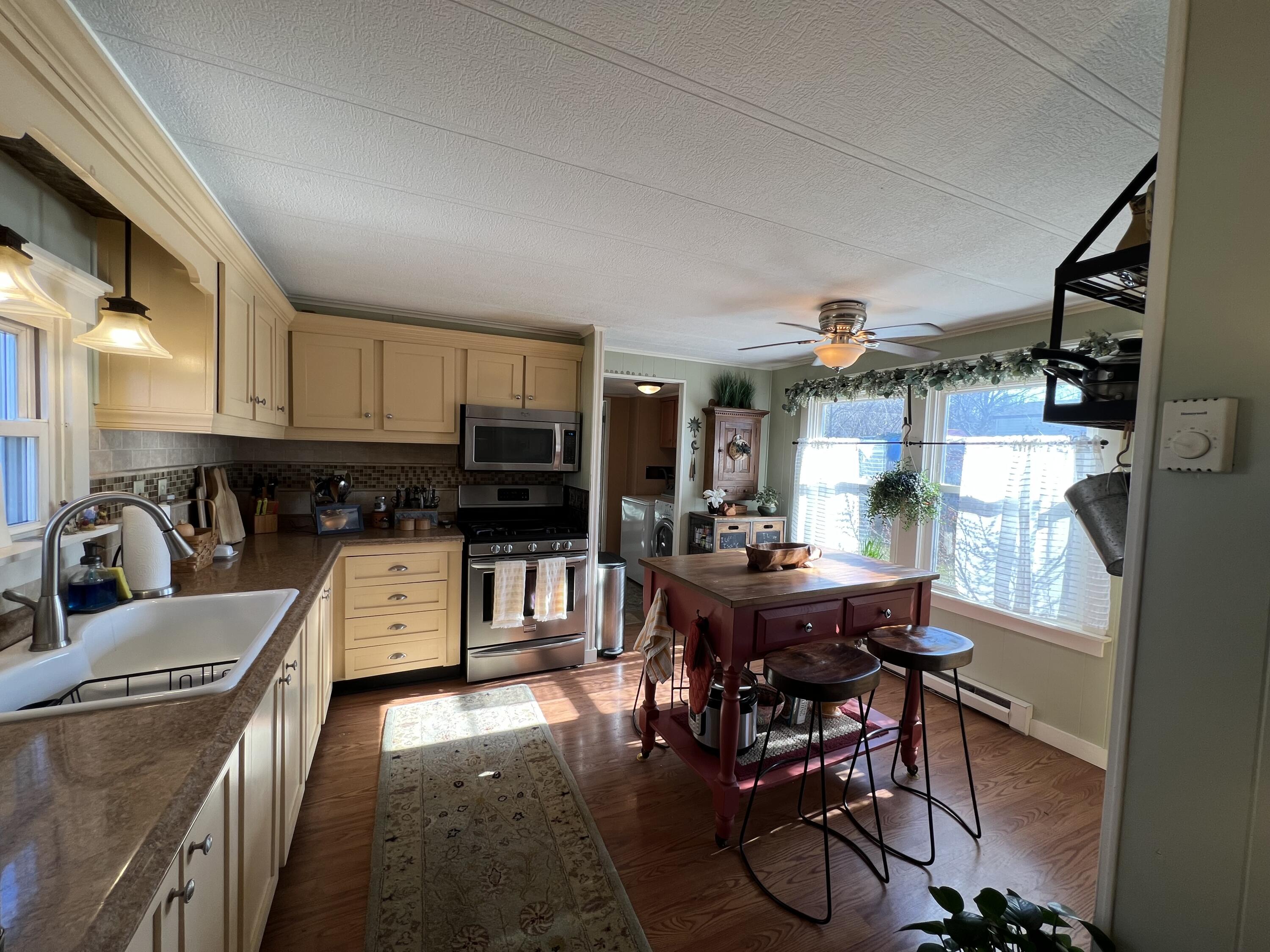 15 Marks Lane, Rockland, ME, 04841