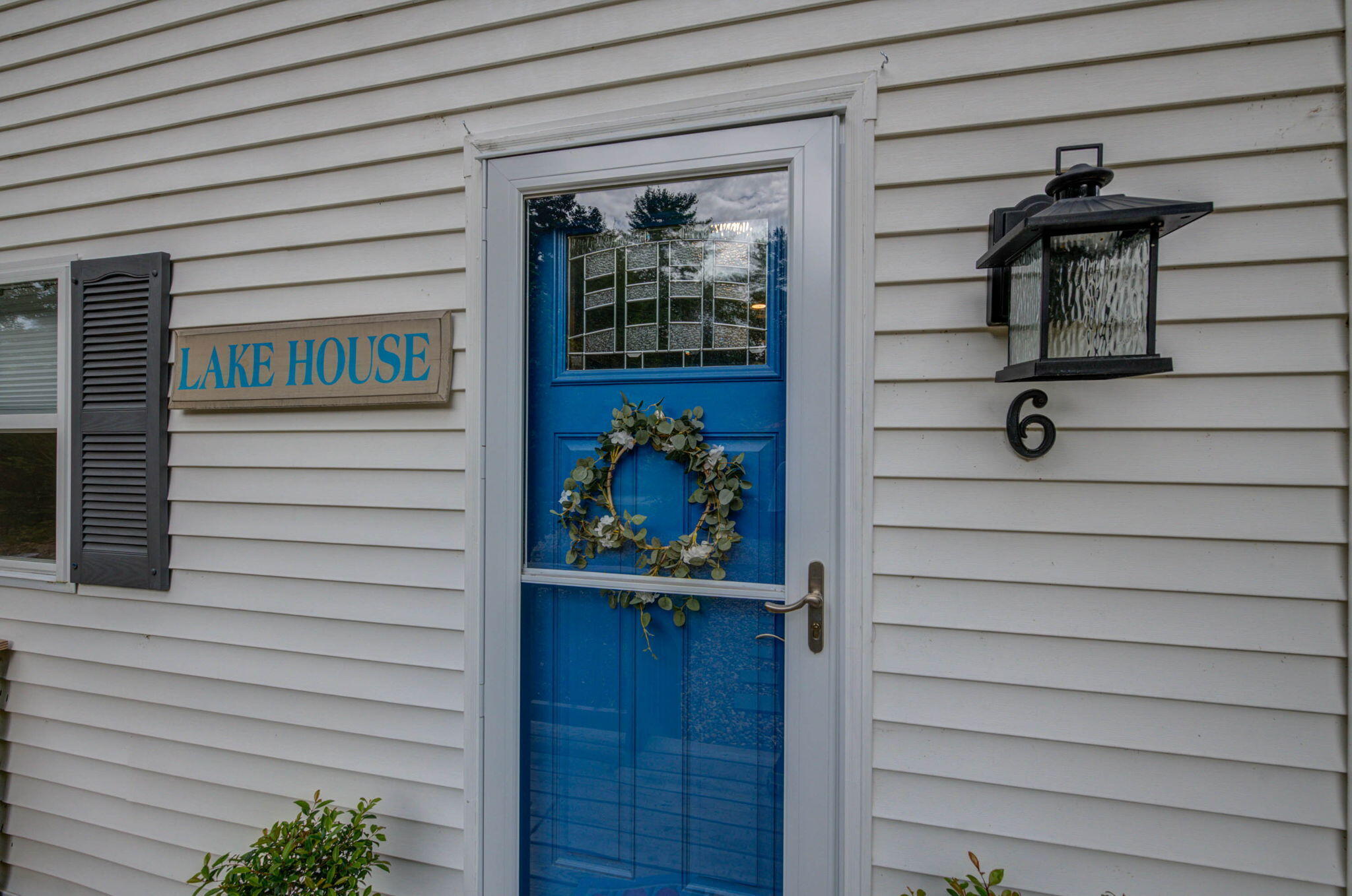 6 Crescent Lane