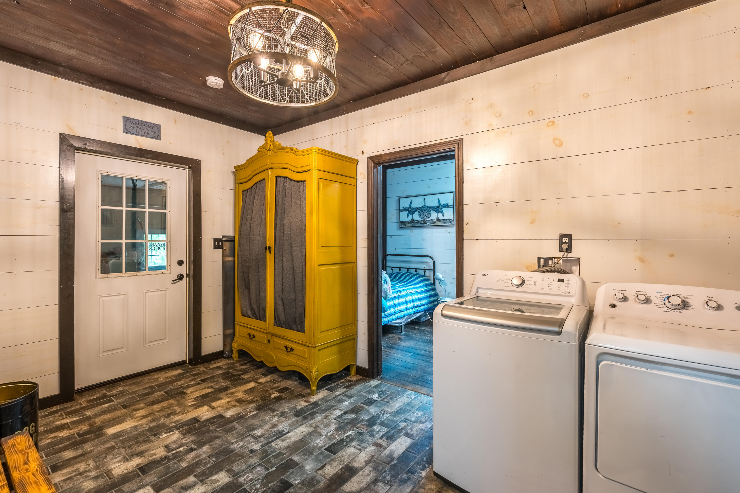 42 East Oxford Road, Paris, ME, 04281