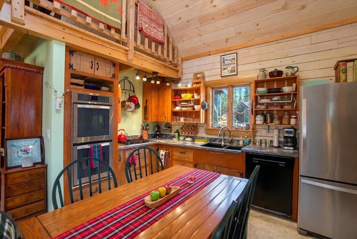 7 Abbott Hill Road, West Paris, ME, 04289