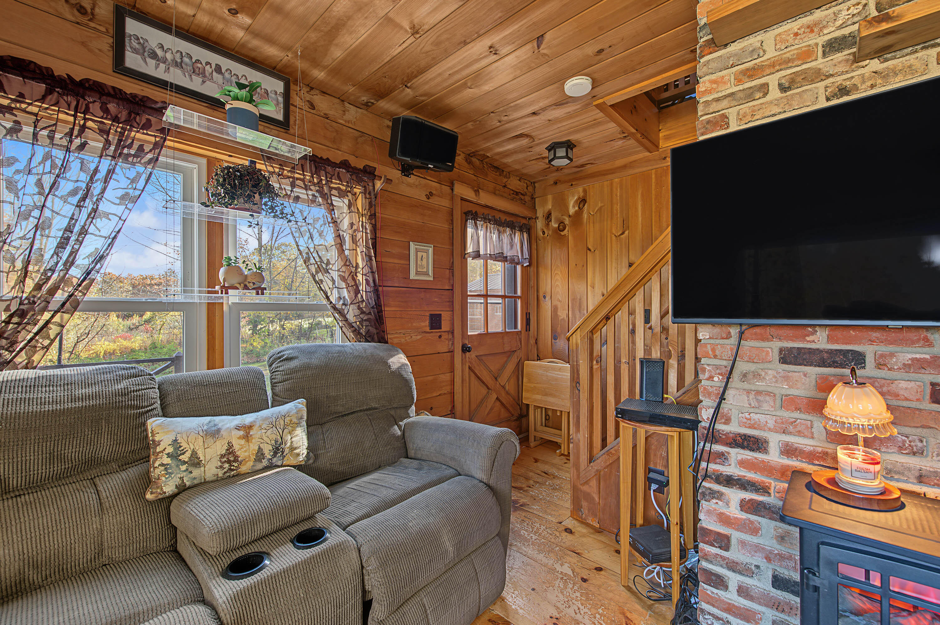 173 Hussey Road