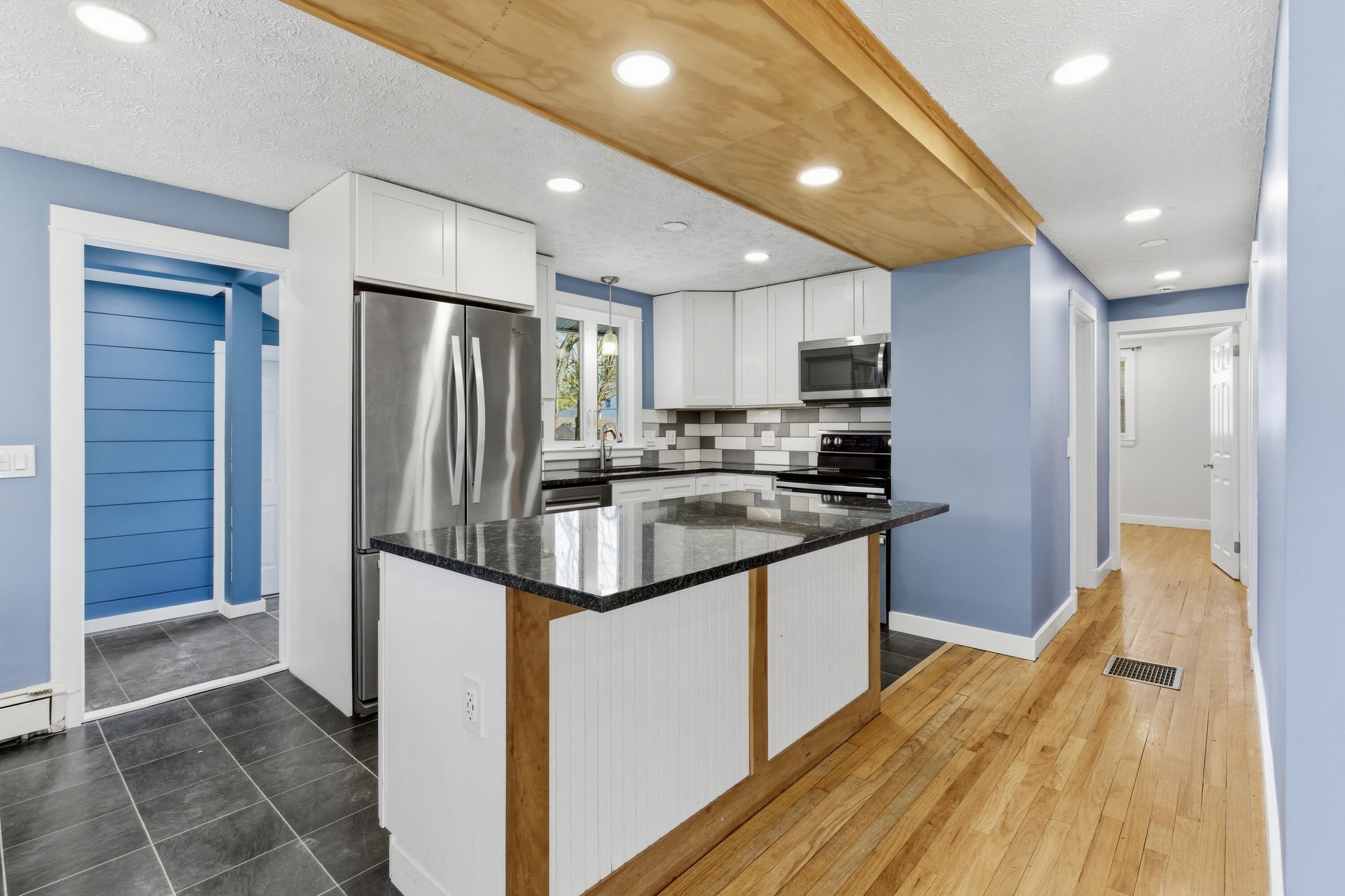 7 Sunset View Street, Gray, ME, 04039