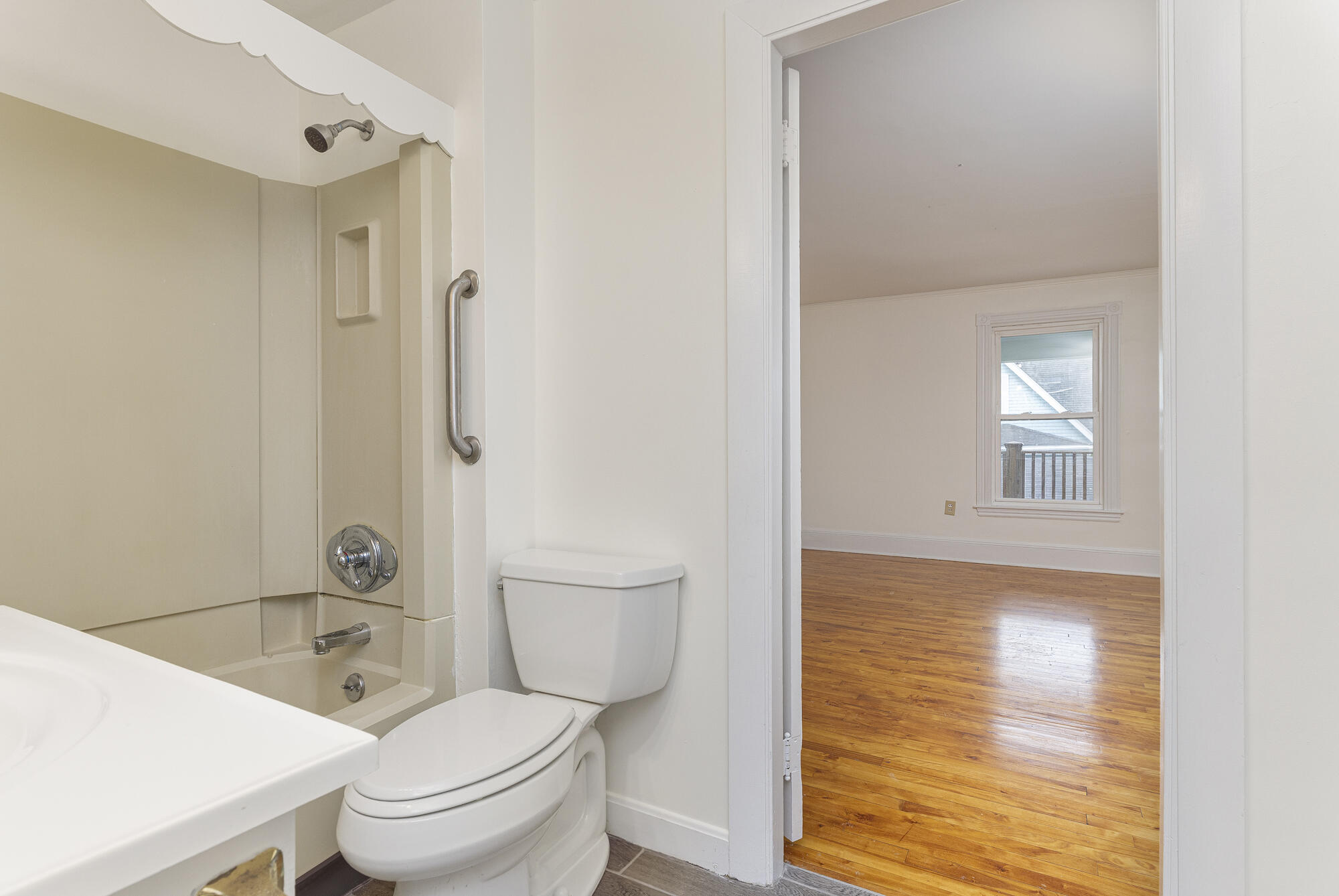 44 Warren Avenue, Cape Elizabeth, ME 04107 44 Warren Unit#1_20