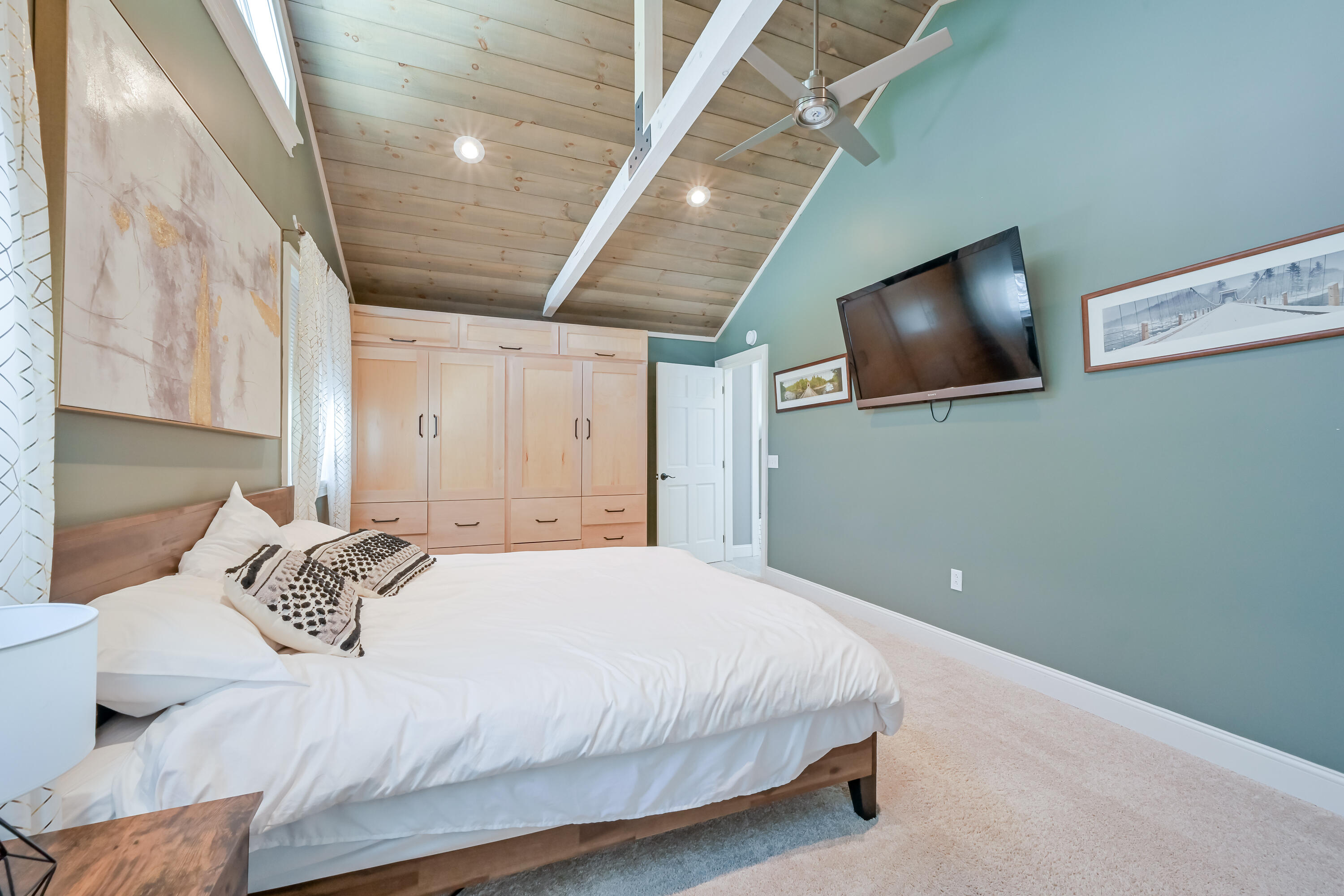 1006 Red Stallion Drive UNIT 6, Carrabassett Valley, ME, 04947