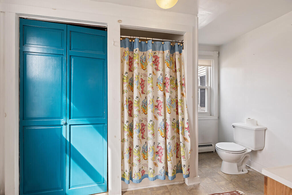 903 Western Avenue, Manchester, ME, 04351