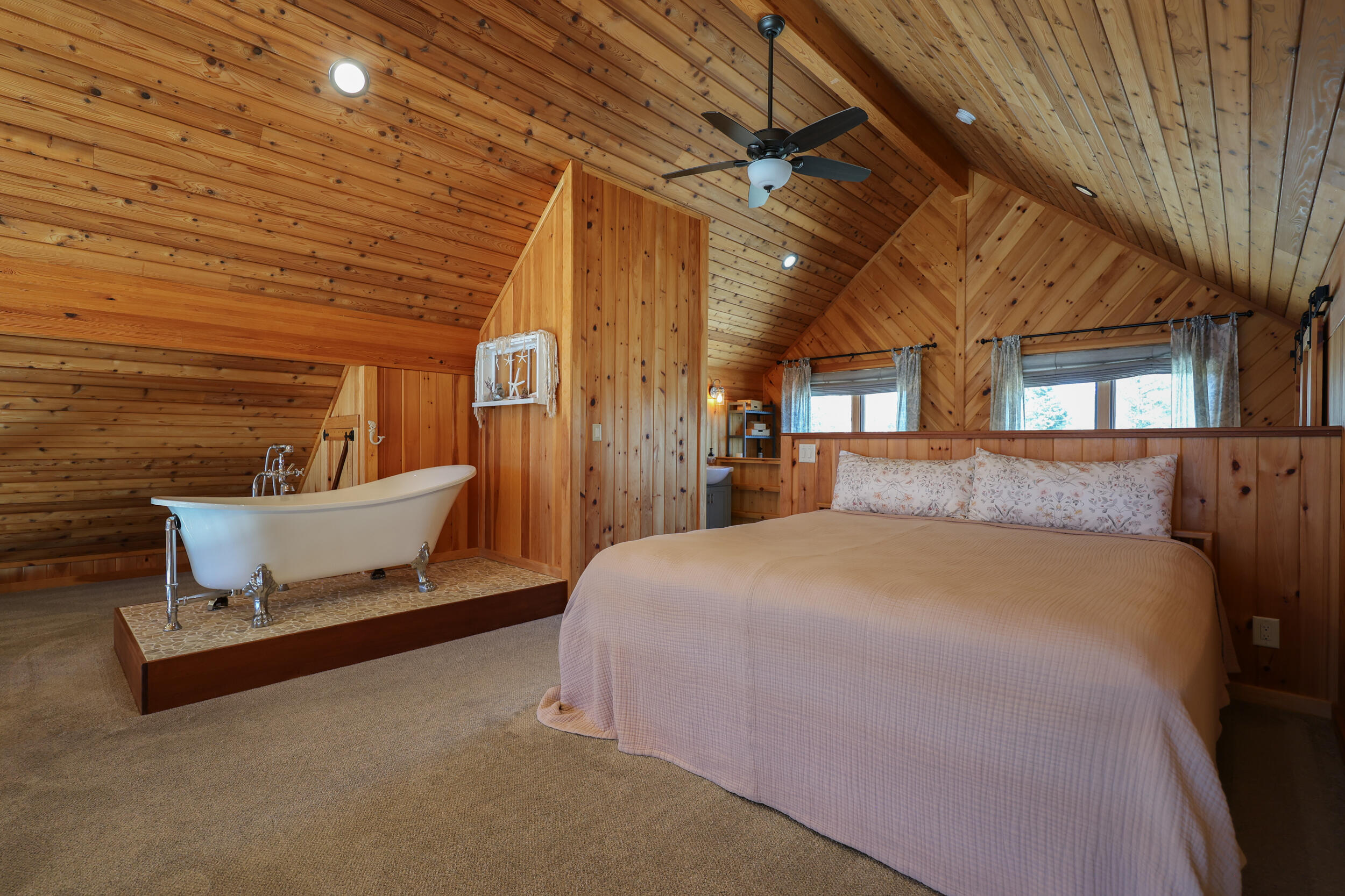 28 City Point Road, Vinalhaven, ME, 04863