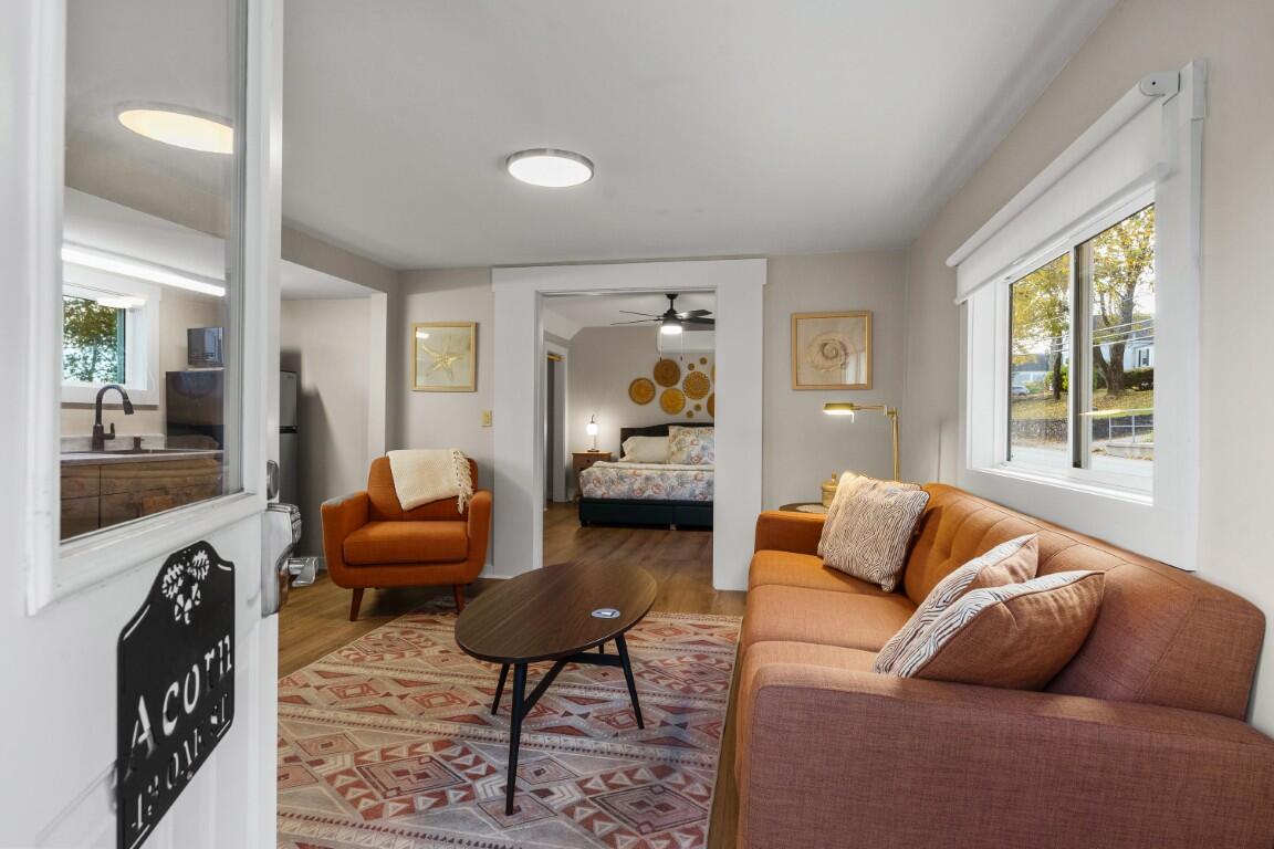 43 Oak Street, Boothbay Harbor, ME, 04538