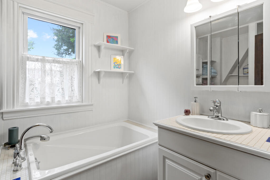 48 Belmont Street, Portland, ME 04101 DSC02942