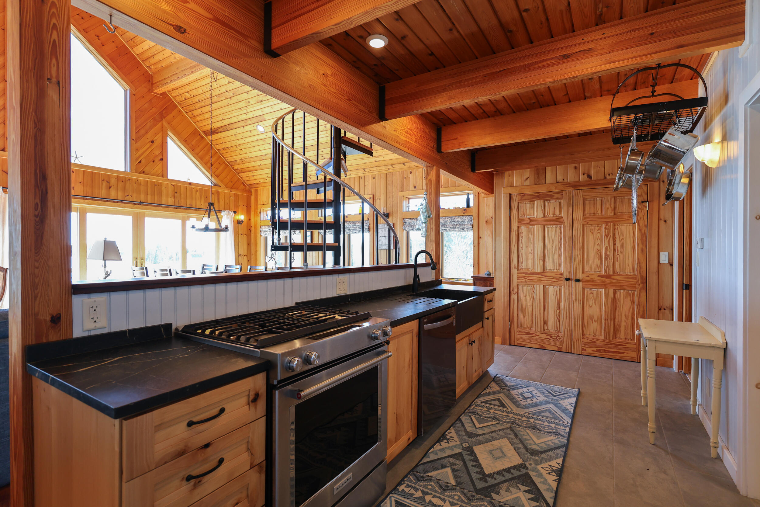 28 City Point Road, Vinalhaven, ME, 04863