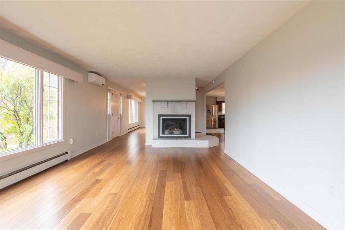 200 Mistic Avenue, Rockport, ME, 04856