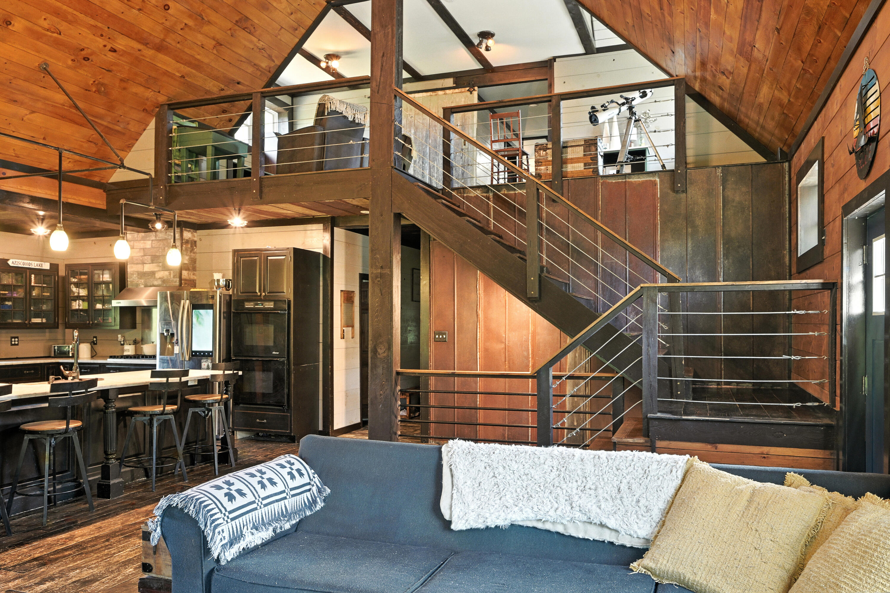 42 East Oxford Road, Paris, ME, 04281