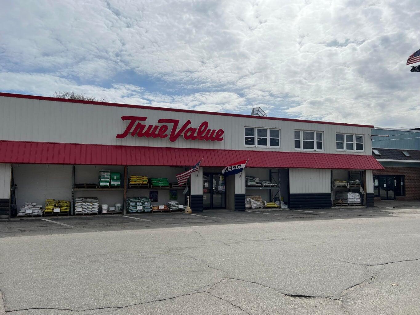 225 Aroostook Avenue, Millinocket, ME, 04462